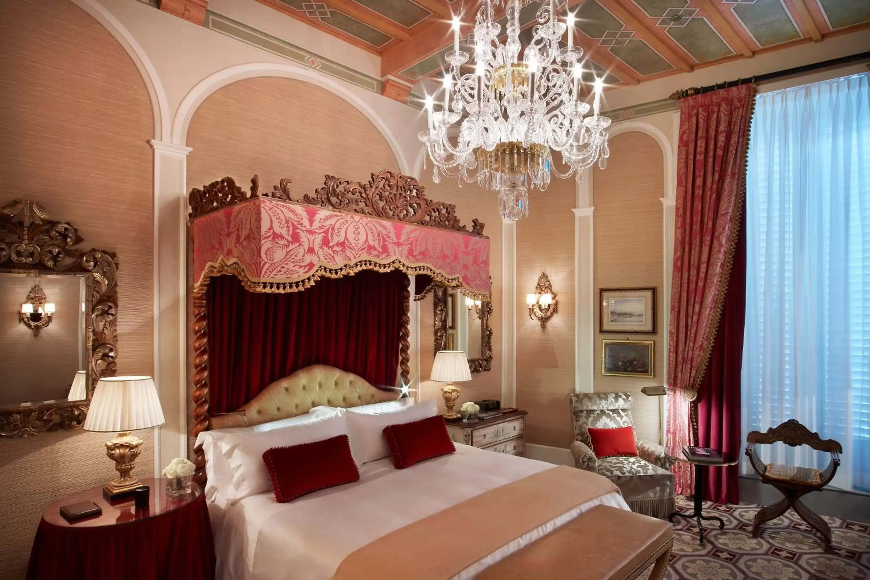 Photo of the whole room, Bed in The St. Regis Florence