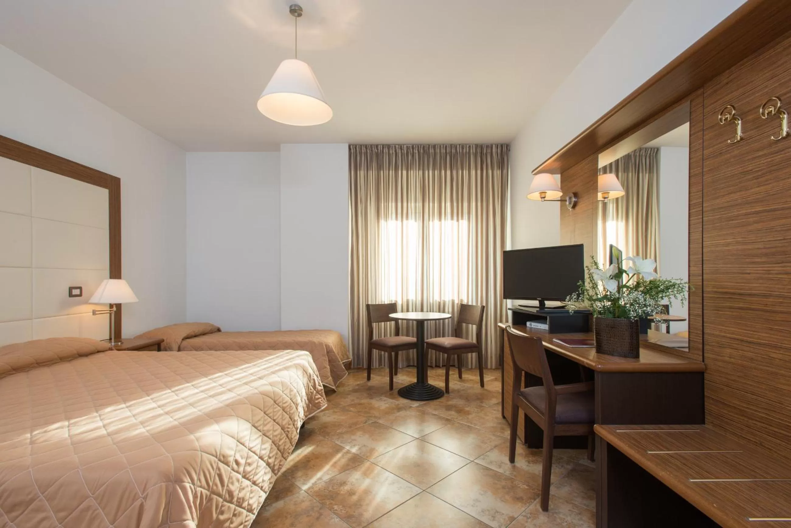 Photo of the whole room, Bed in Royal Hotel