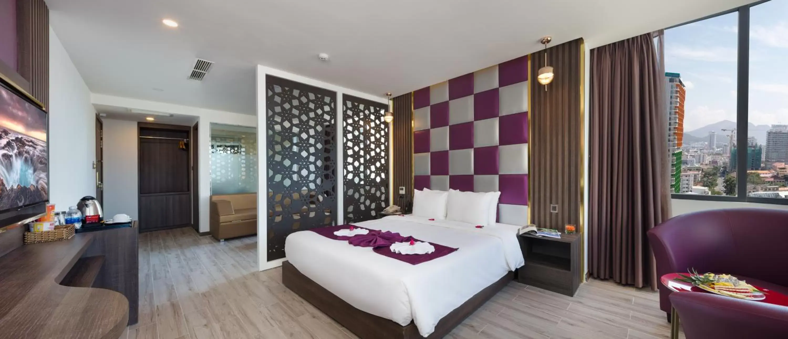 Junior Suite with Balcony in V Hotel Nha Trang Junior Suite with Balcony in V Hotel Nha Trang