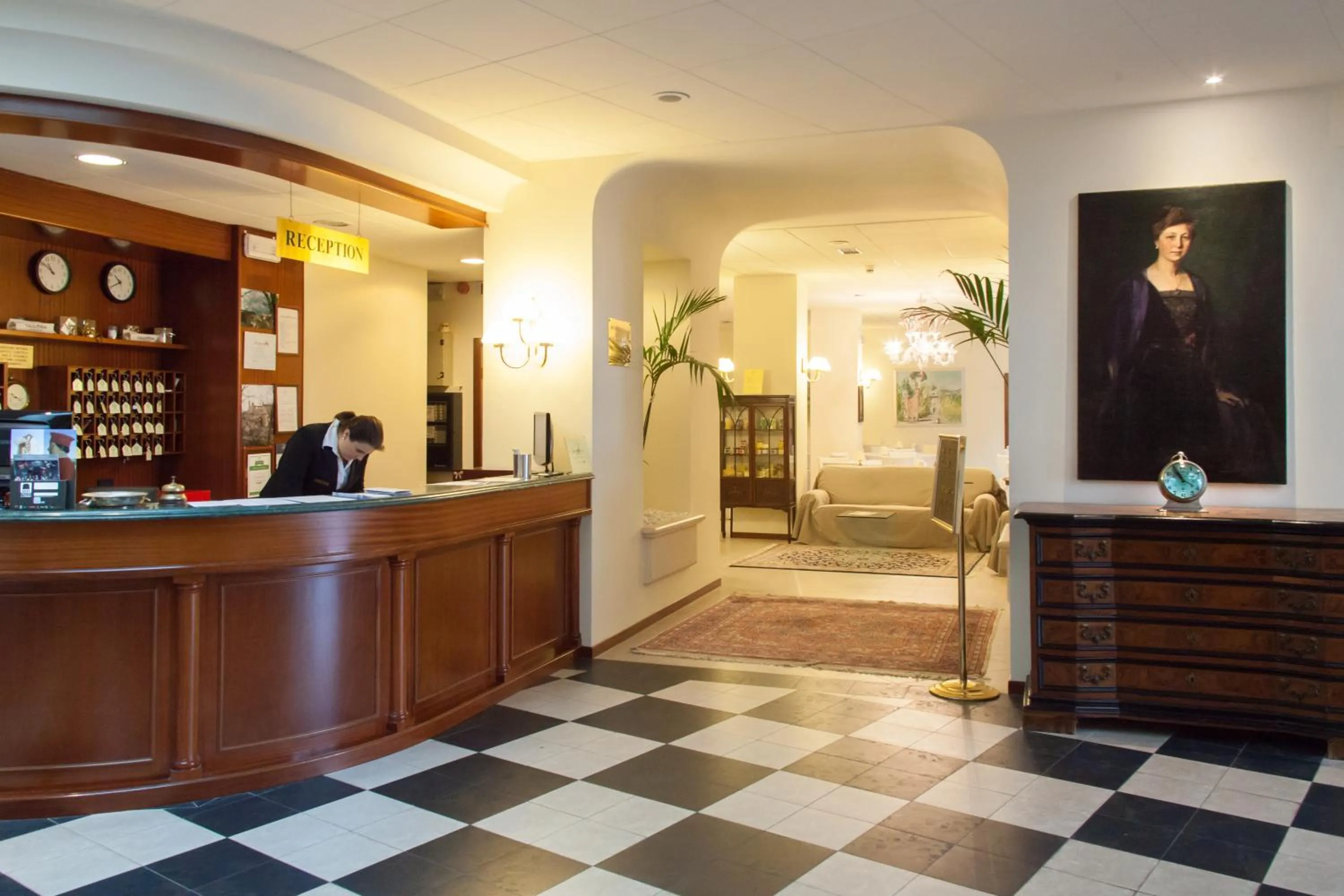 Lobby or reception in Hotel Mamiani & Relaxing Spa Urbino