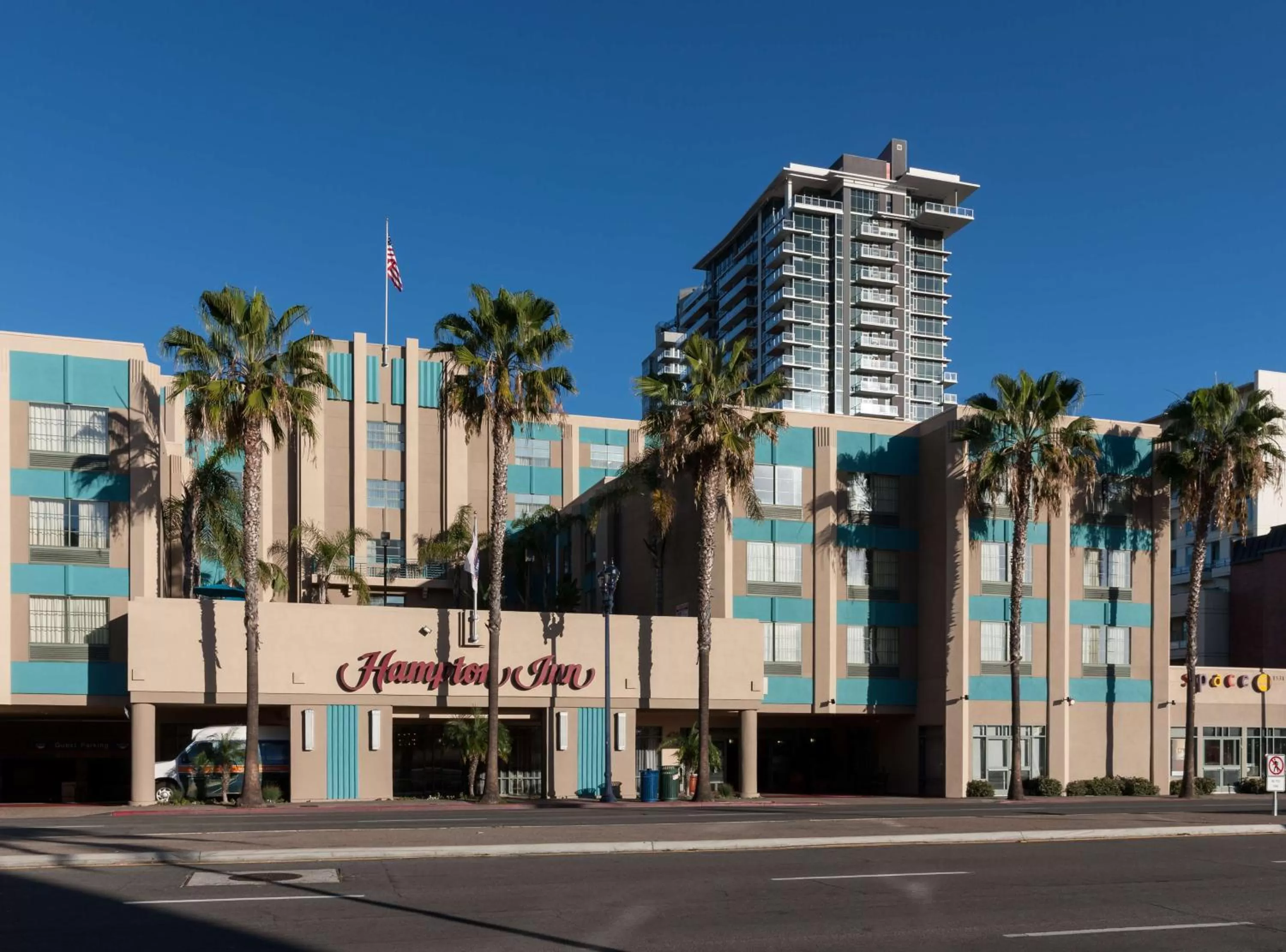 Property building in Hampton Inn San Diego Downtown