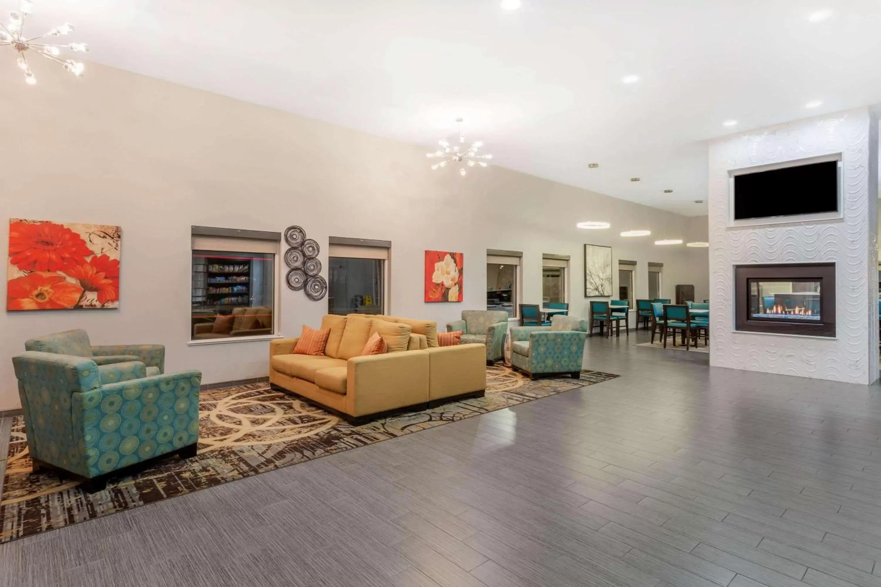 Lobby or reception in La Quinta by Wyndham Rockford Lobby or reception in La Quinta by Wyndham Rockford