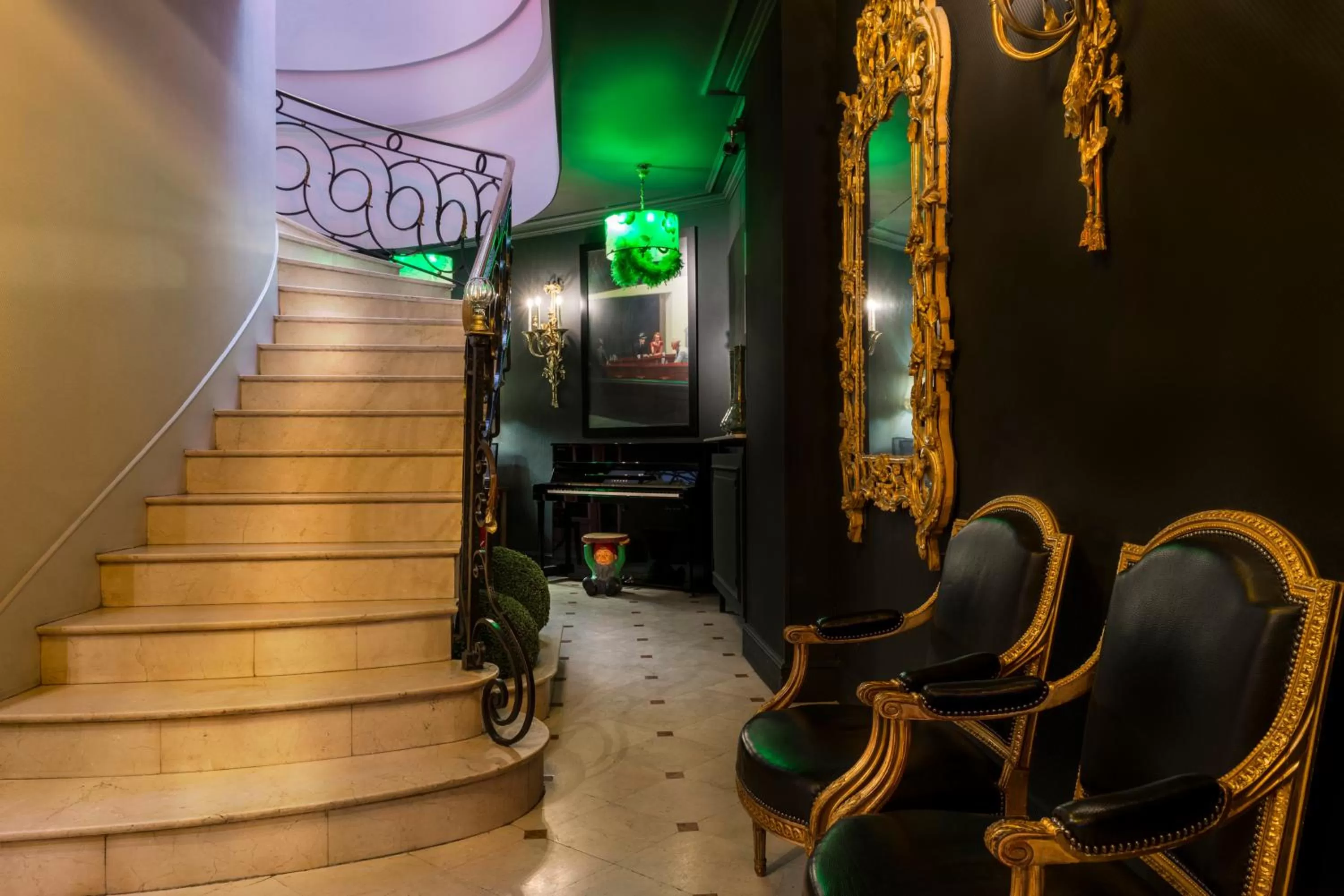 Lobby or reception in Hôtel de Roubaix