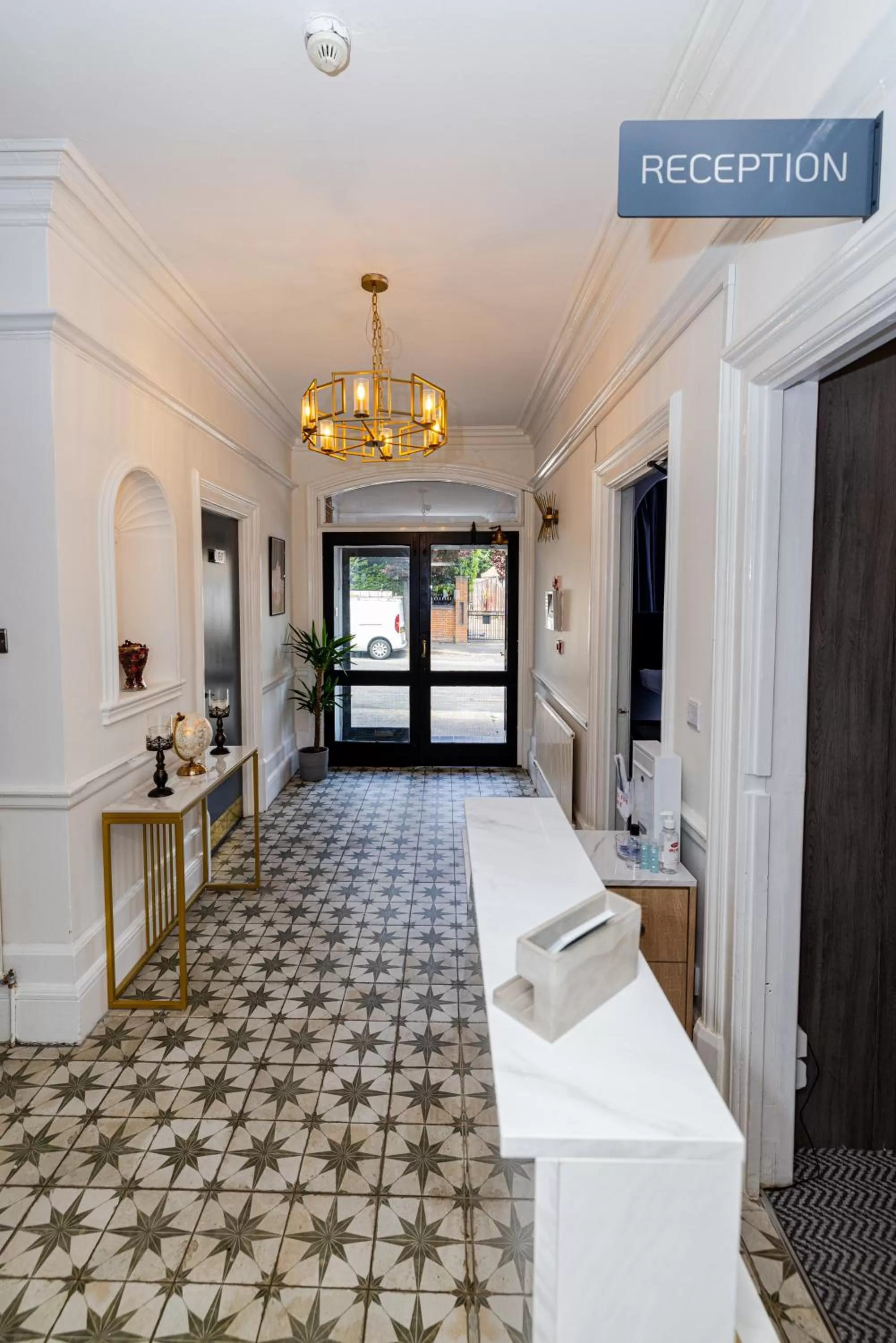 Lobby or reception in Woodford Hotel