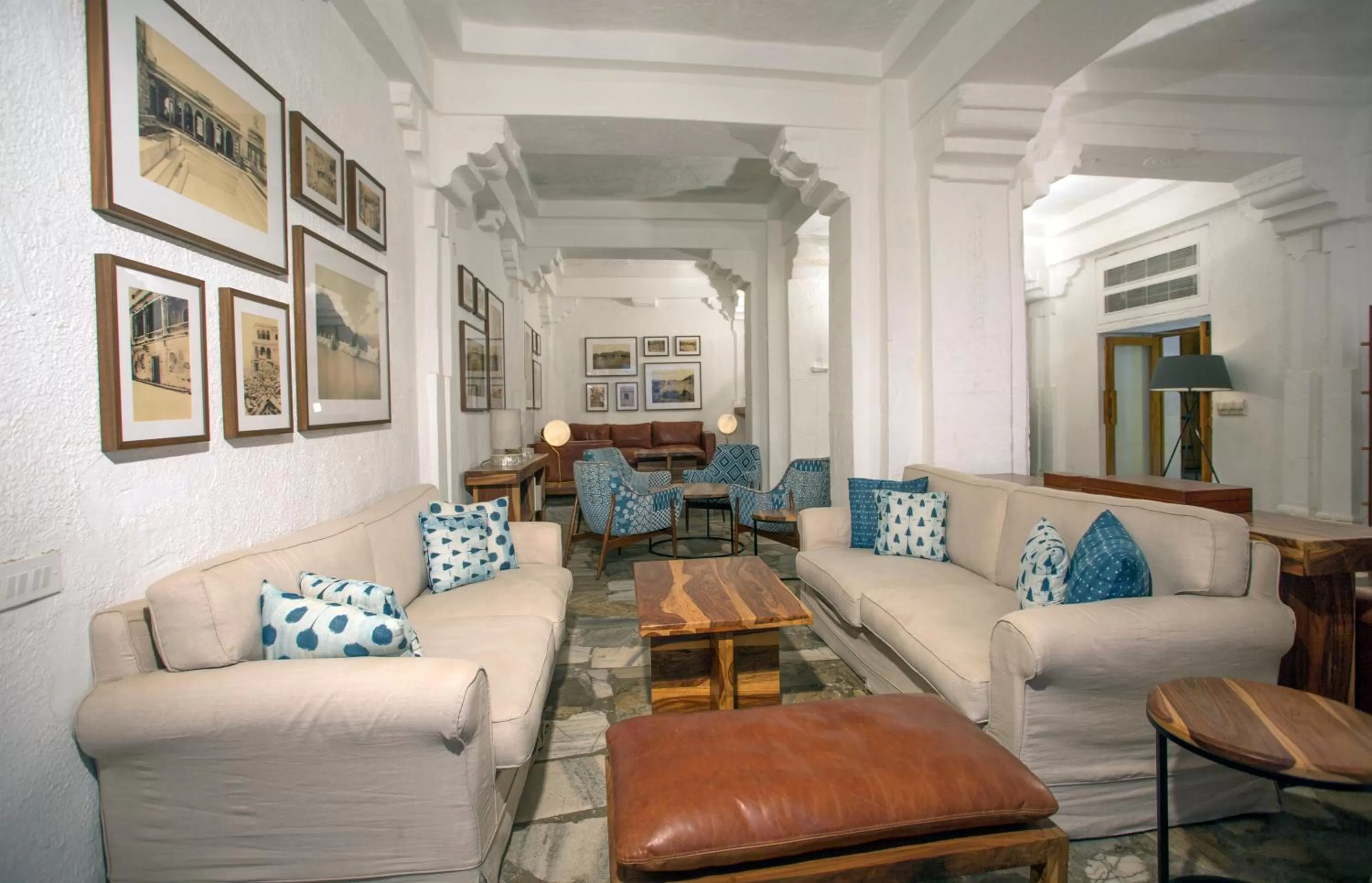 Restaurant/places to eat in RAAS Devigarh