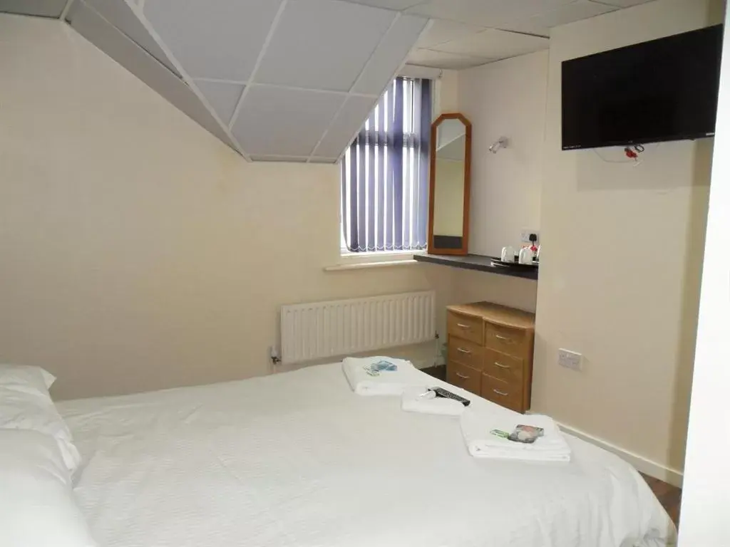Budget Double Room in The waterfront hotel