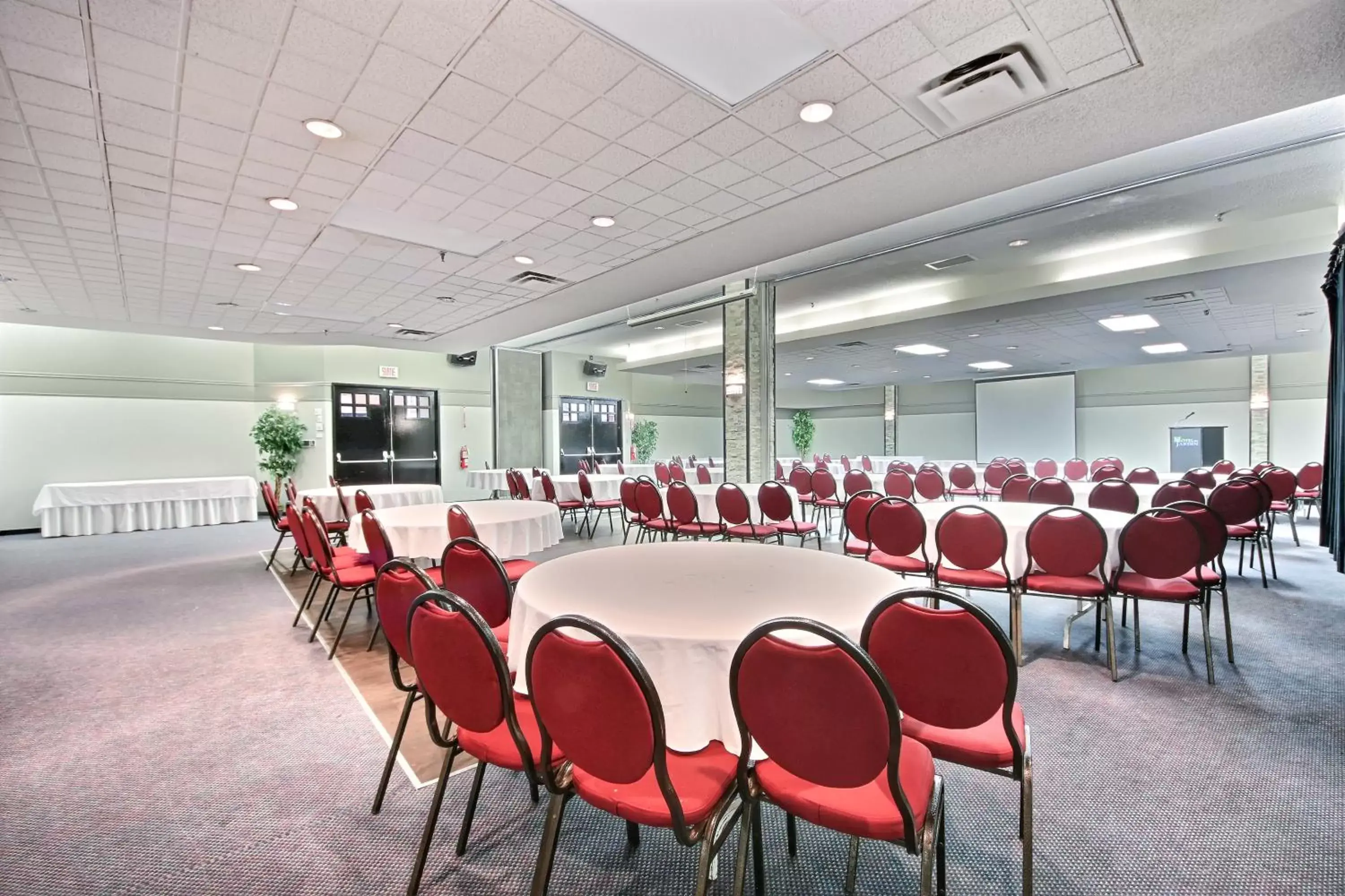 Meeting/conference room, Banquet Facilities in Hôtel du Jardin