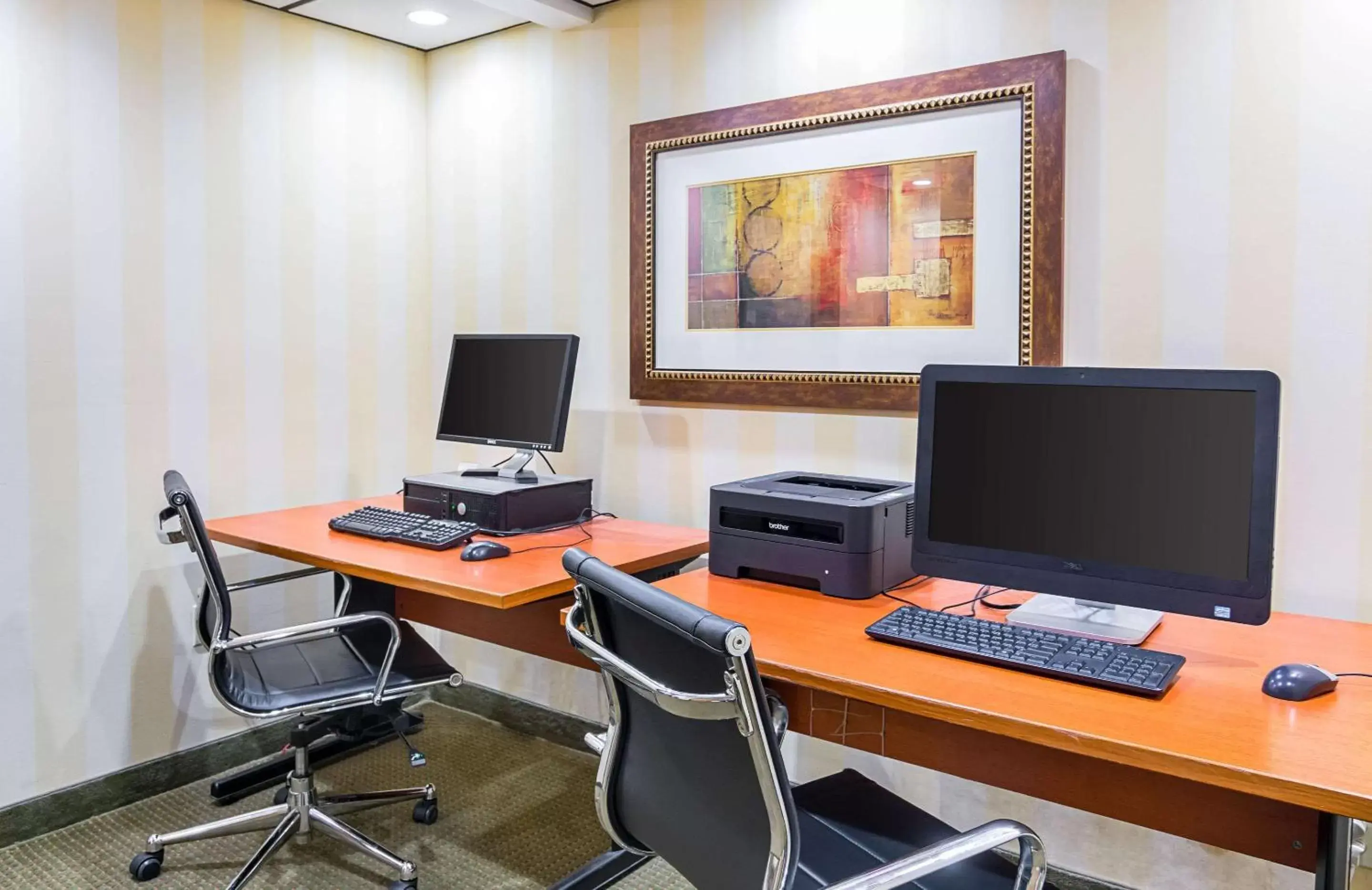 Business facilities, Business Area/Conference Room in Comfort Inn Herndon-Reston