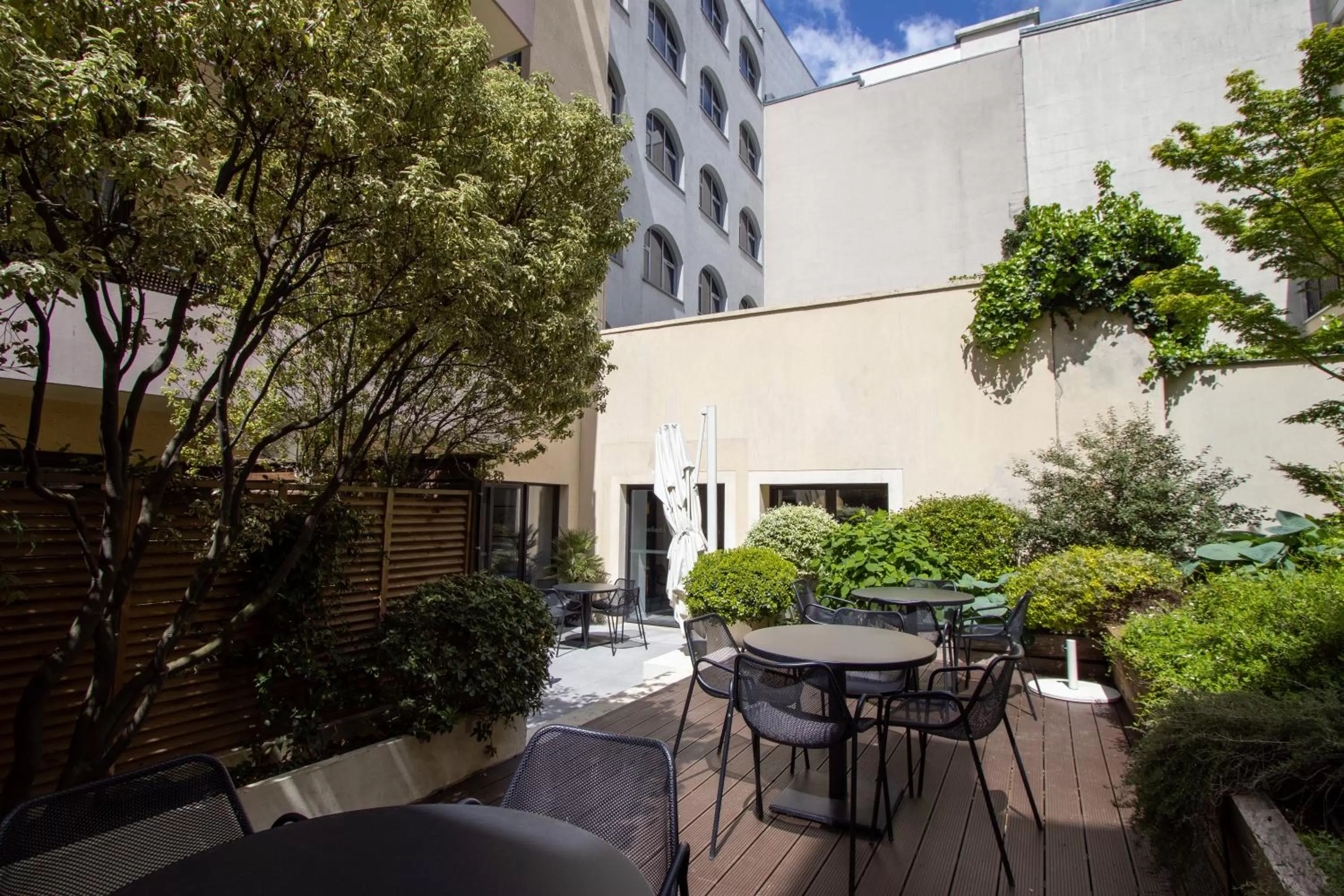 Property building in Citadines Trocadéro Paris