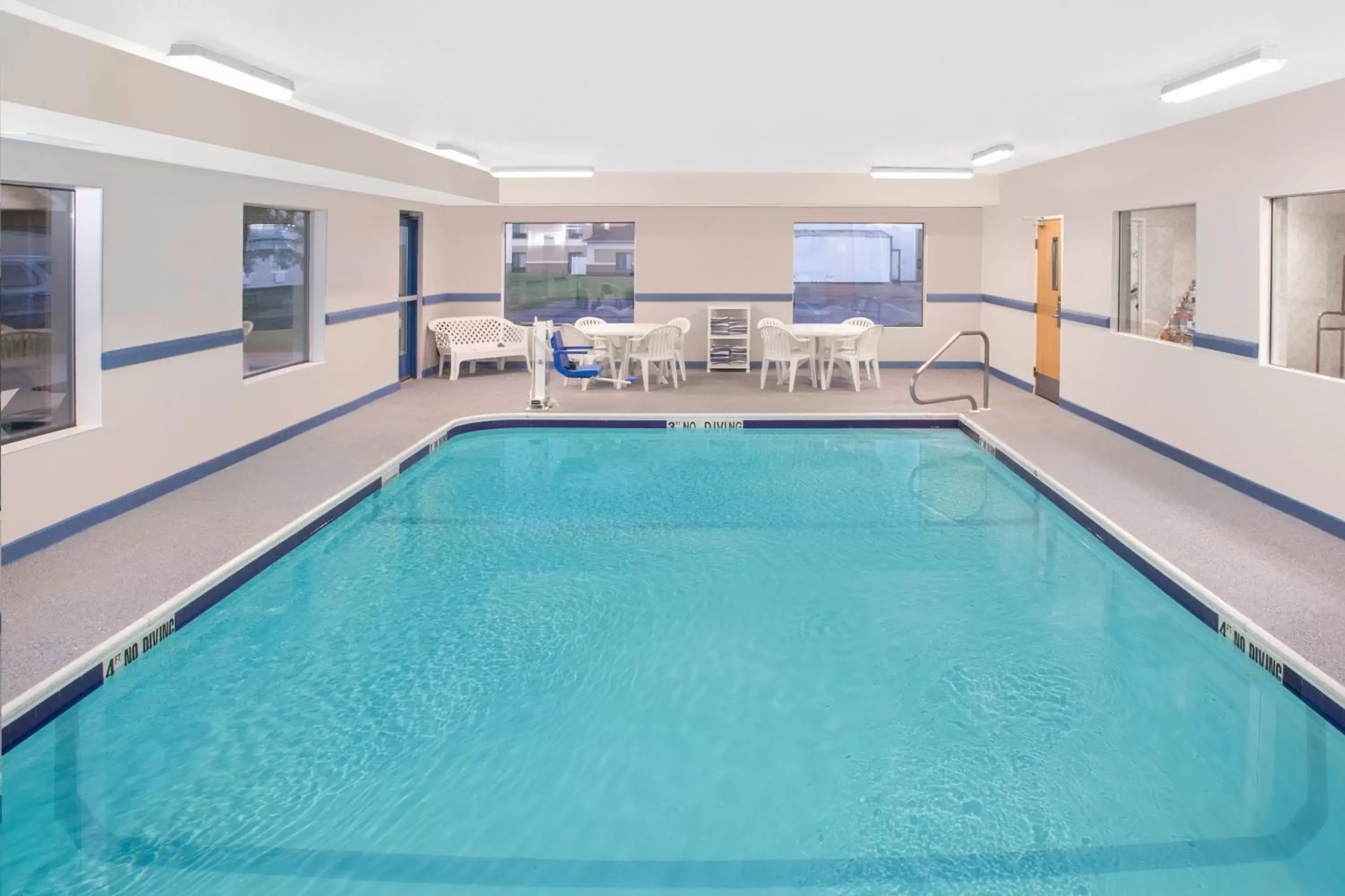 Swimming Pool in Super 8 by Wyndham Three Rivers