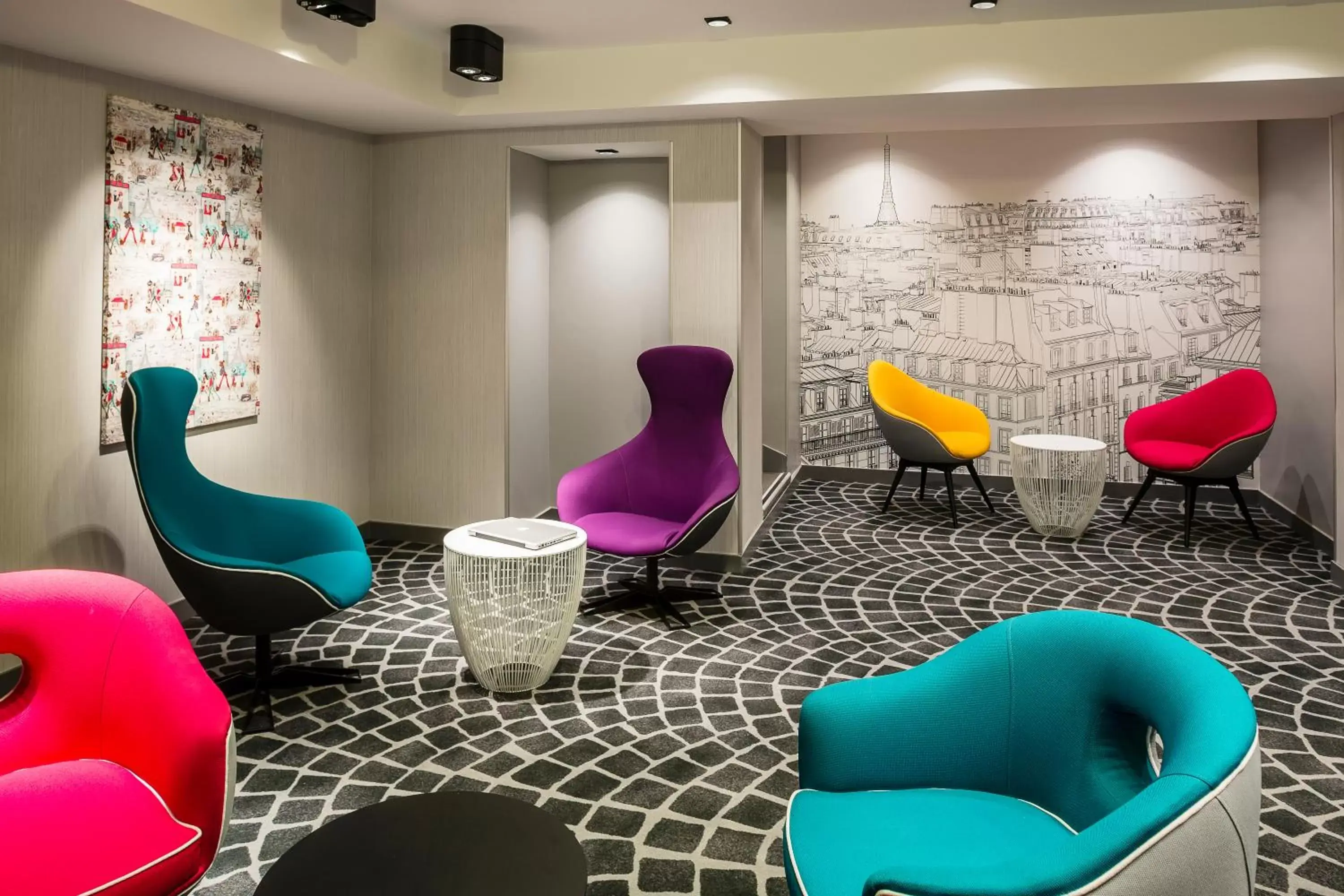 Lounge or bar in Hôtel Paris Vaugirard Lounge or bar in Hôtel Paris Vaugirard