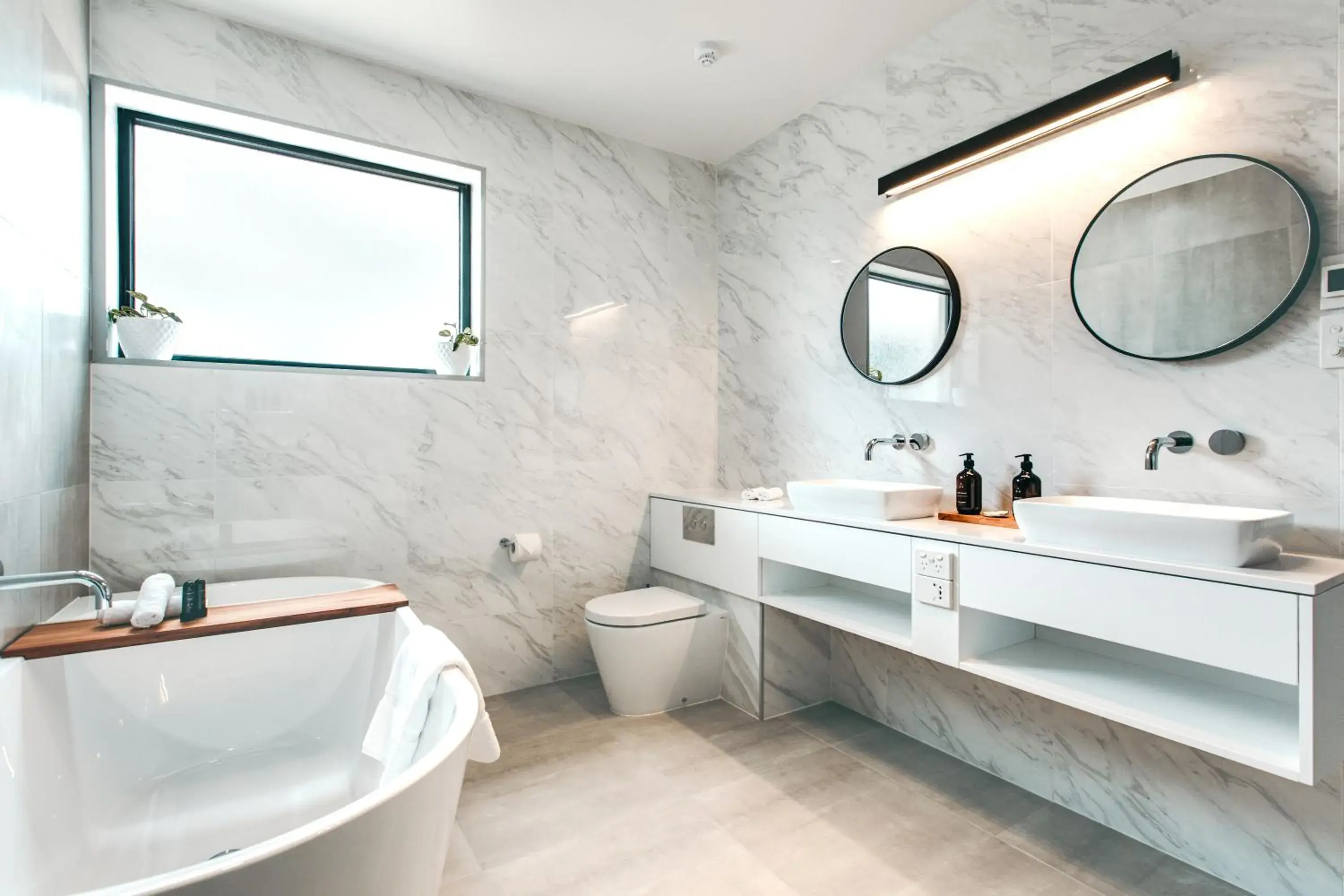 Shower, Bathroom in Maylands Lodge