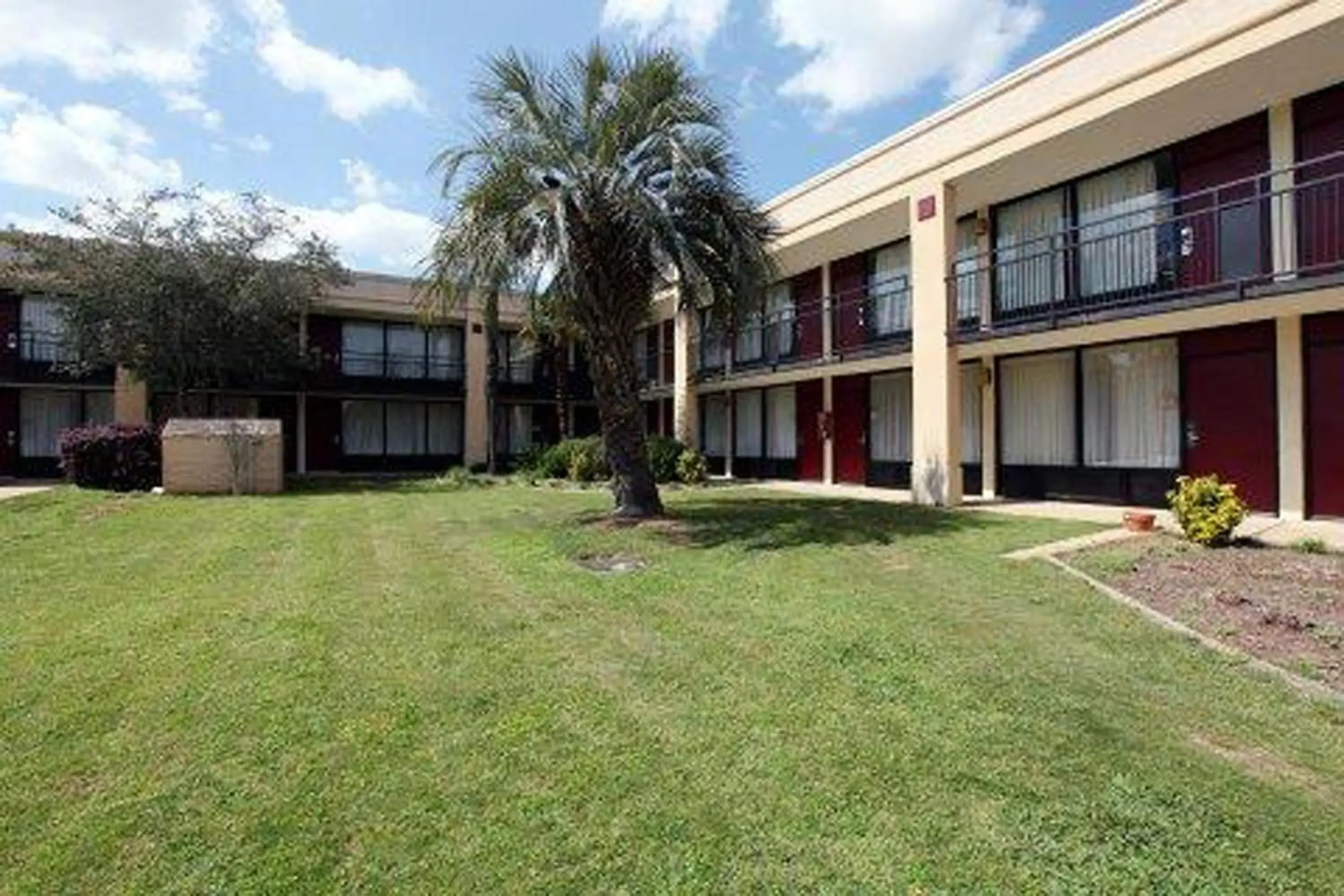 Facade/entrance, Property Building in Motel 6-Natchitoches, LA