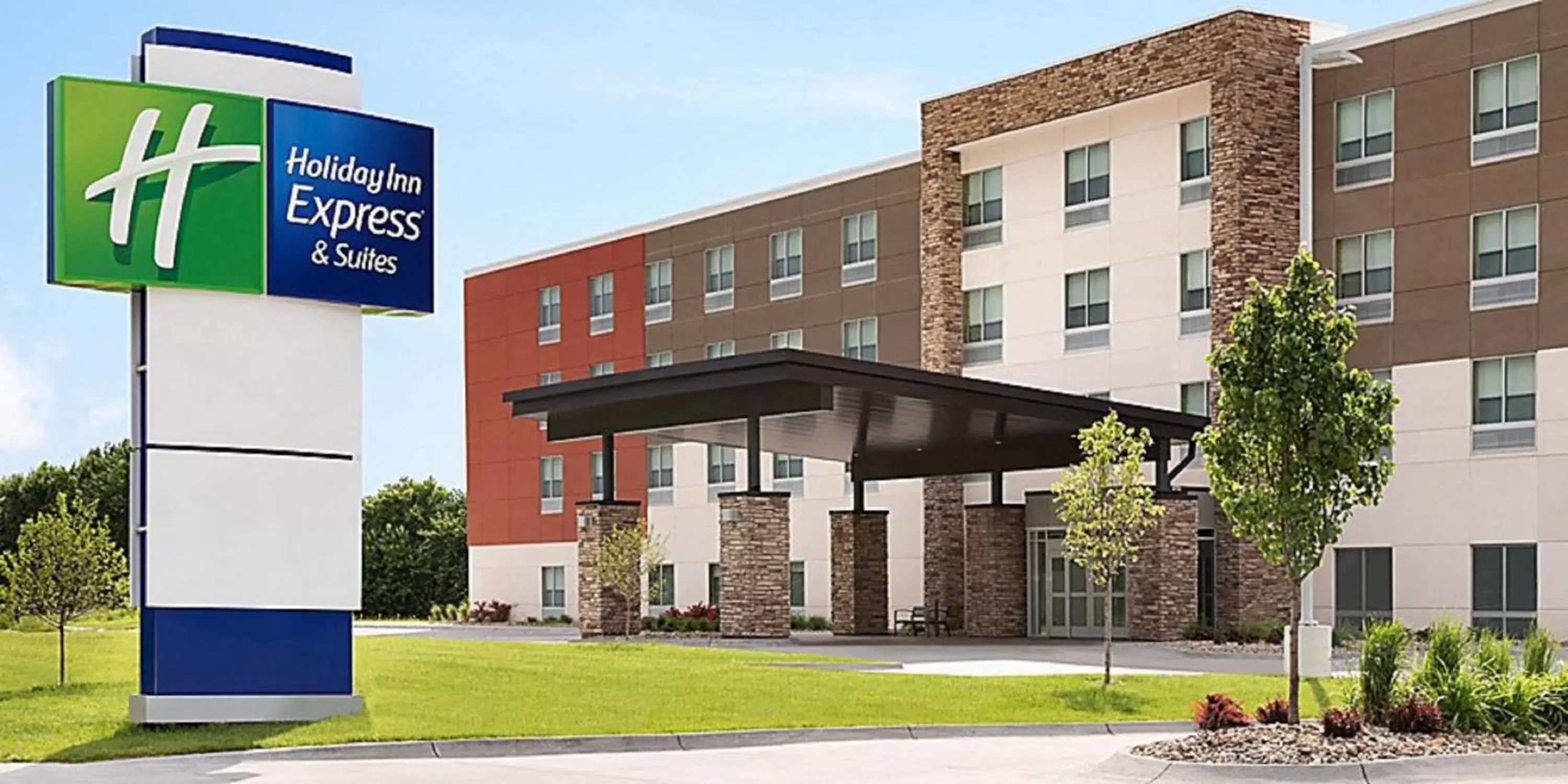 Property Building in Holiday Inn Express & Suites - Savannah W - Chatham Parkway, an IHG Hotel