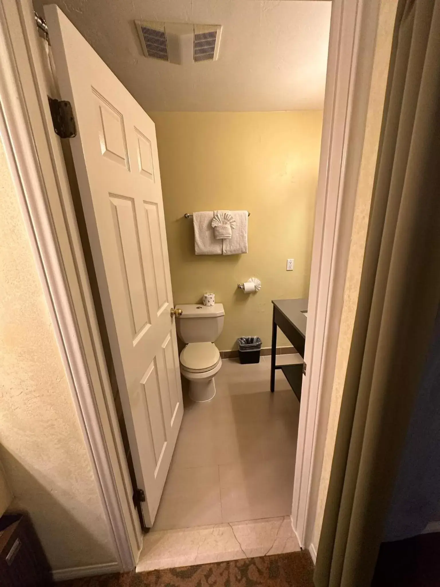 Bathroom in The Morgan Hotel San Simeon