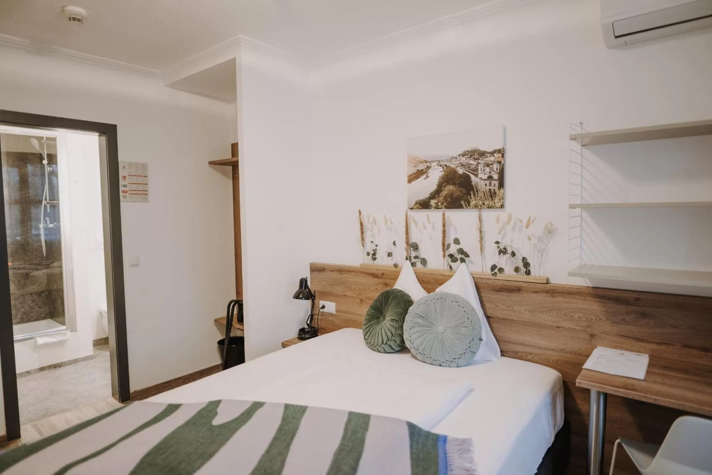 Bedroom in Parkhotel Brunauer