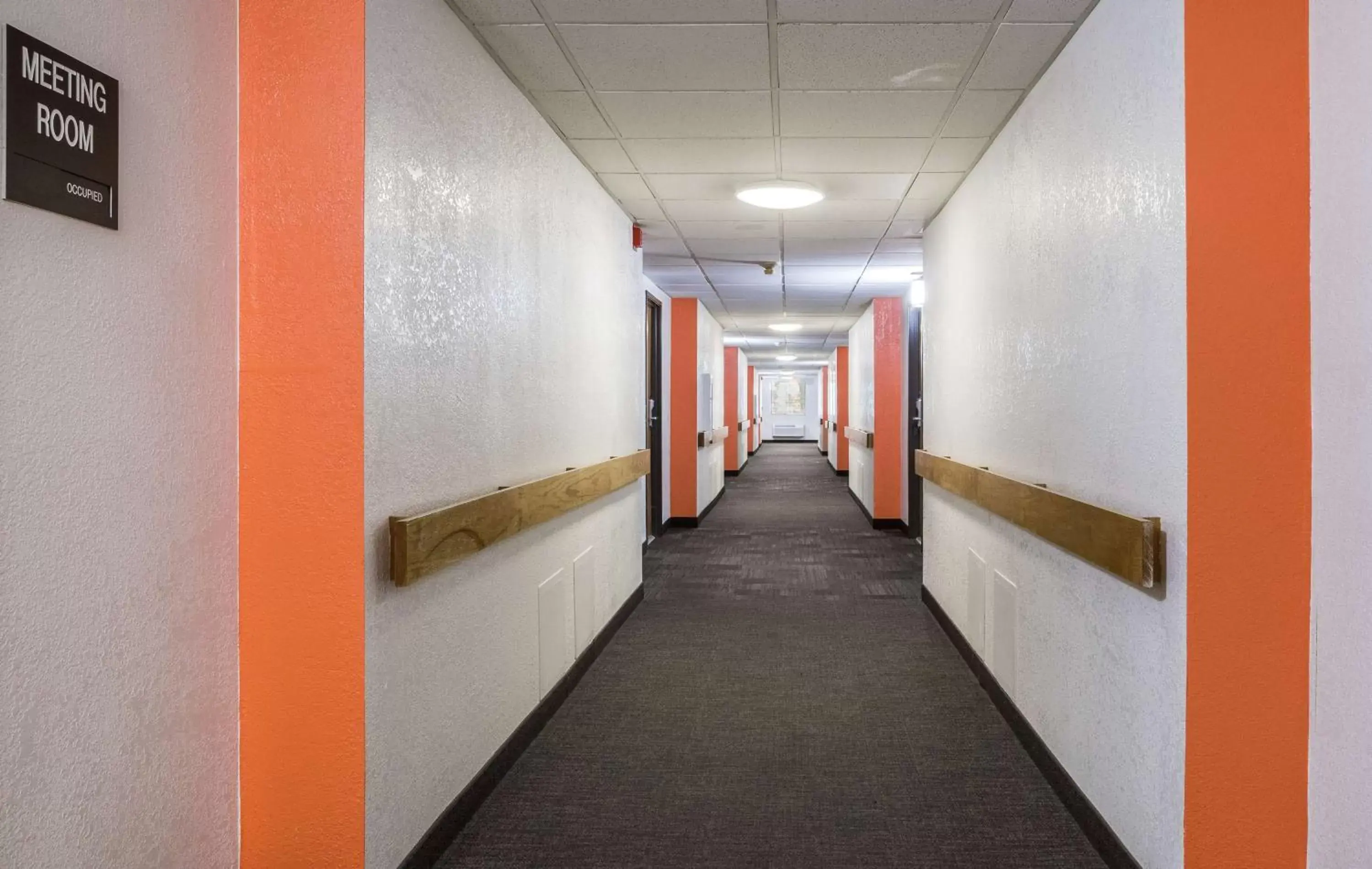 Property building in Motel 6-Prospect Heights, IL Property building in Motel 6-Prospect Heights, IL