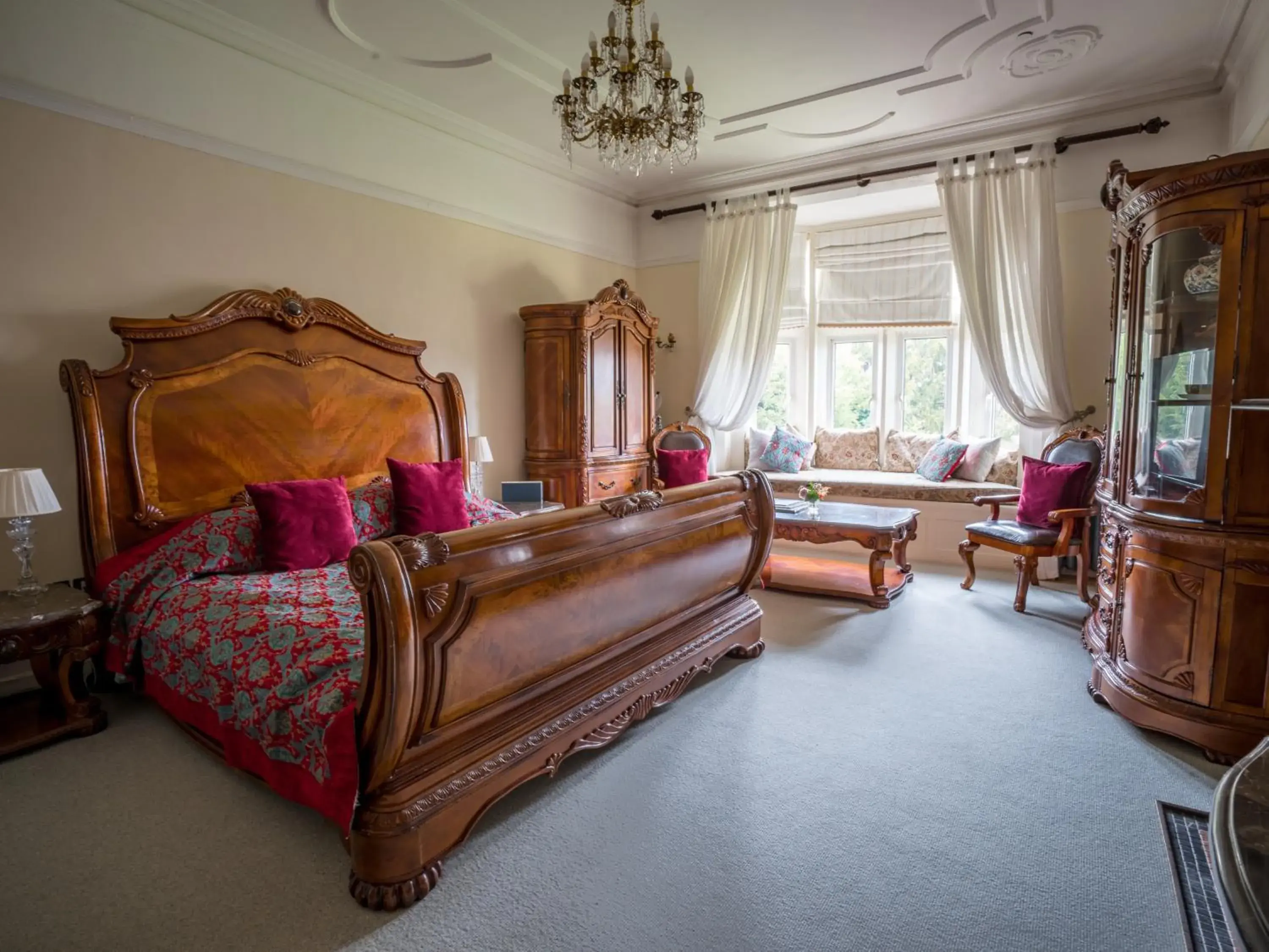 Bed, Seating Area in Berwick Lodge