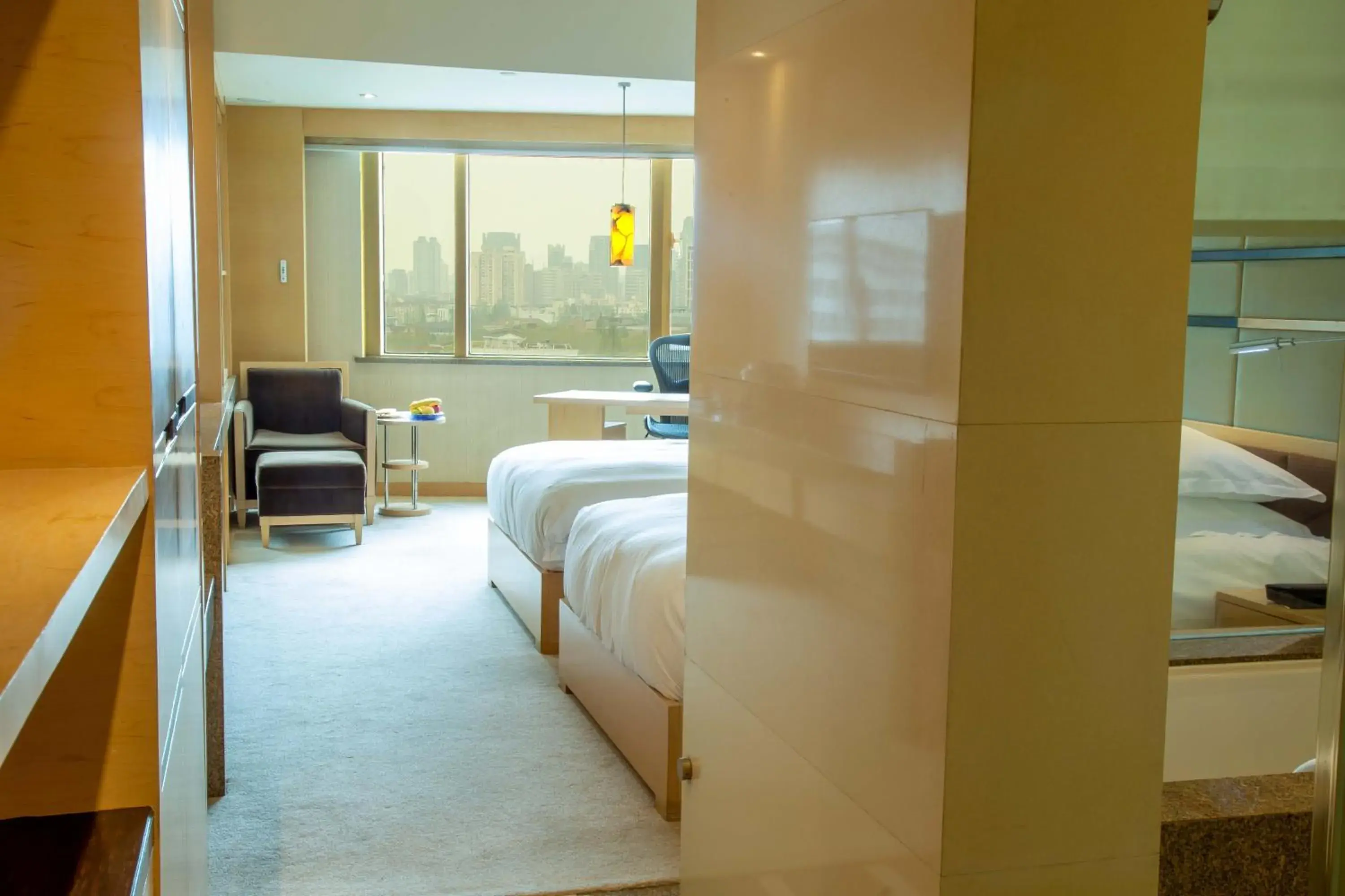 Bed in Juss Hengshan HotelFormer Regal International East Asia Hotel Bed in Juss Hengshan HotelFormer Regal International East Asia Hotel