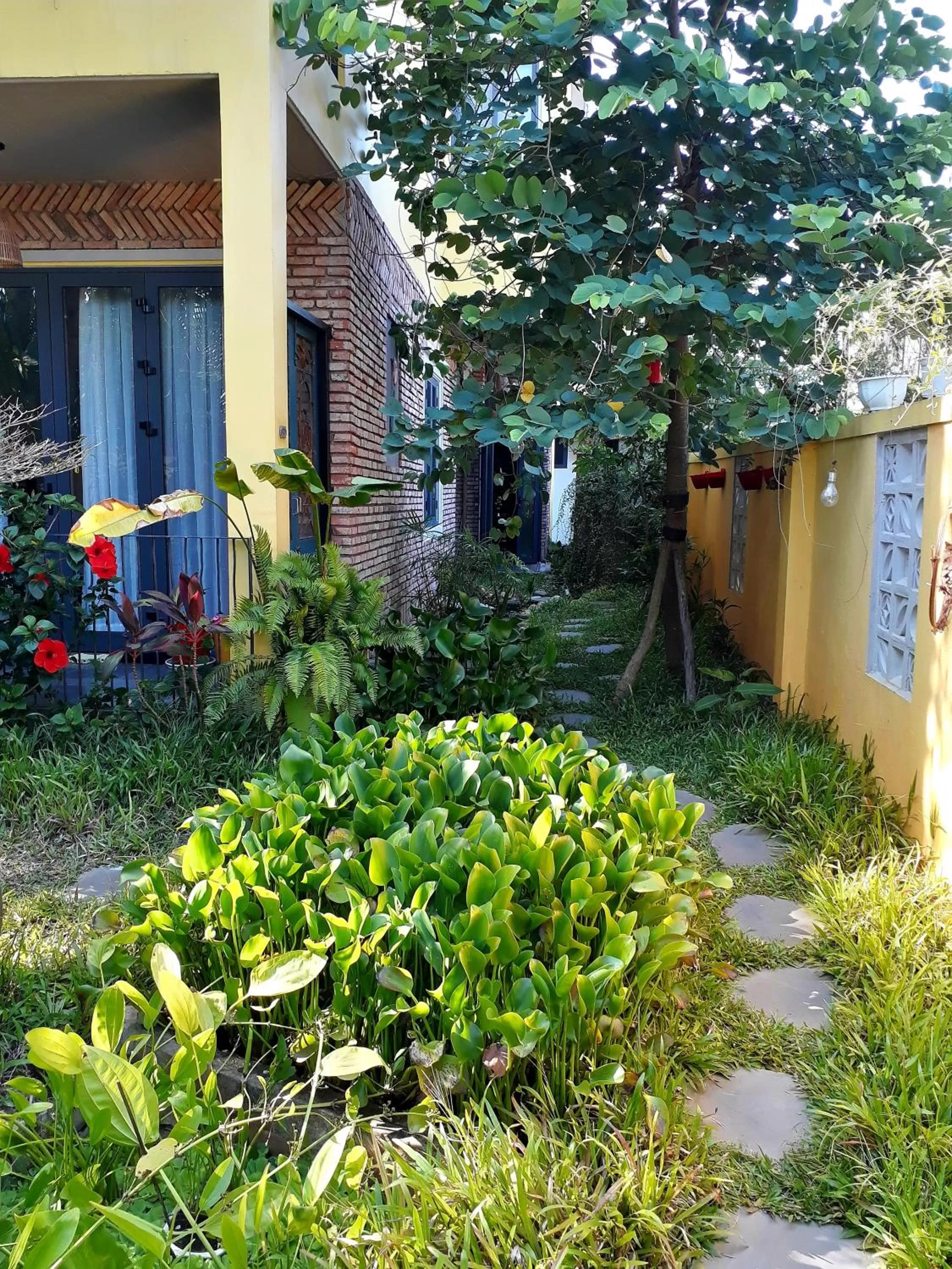 Garden in Pink Tulip Hoi An