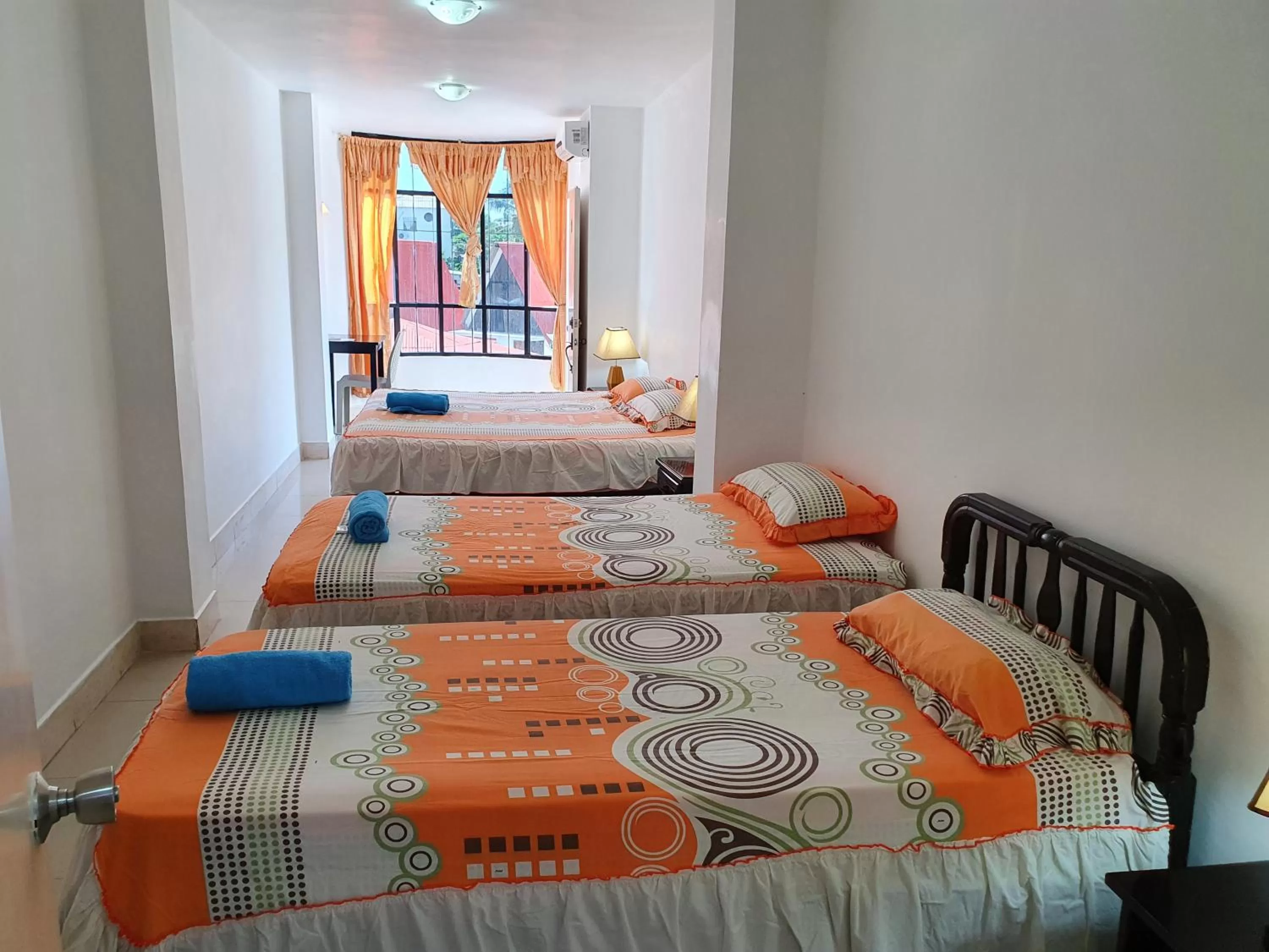 Staff, Bed in Hostal Cerro Azul
