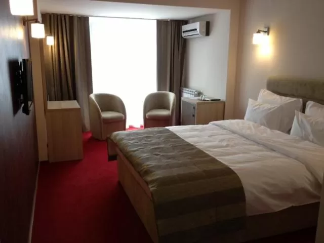 Single Room in CITY HOTEL & LOUNGE