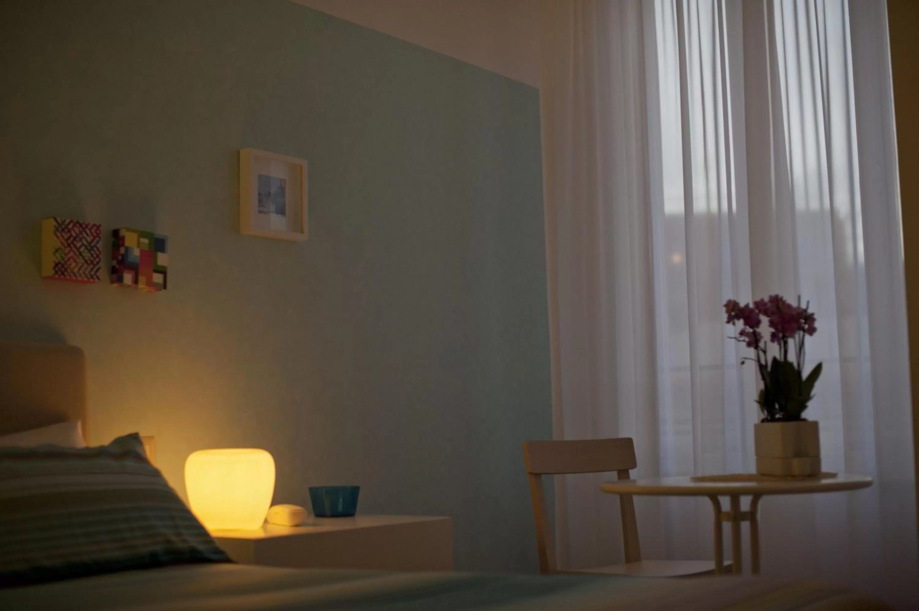 Photo of the whole room, Bed in Garibaldi R&B