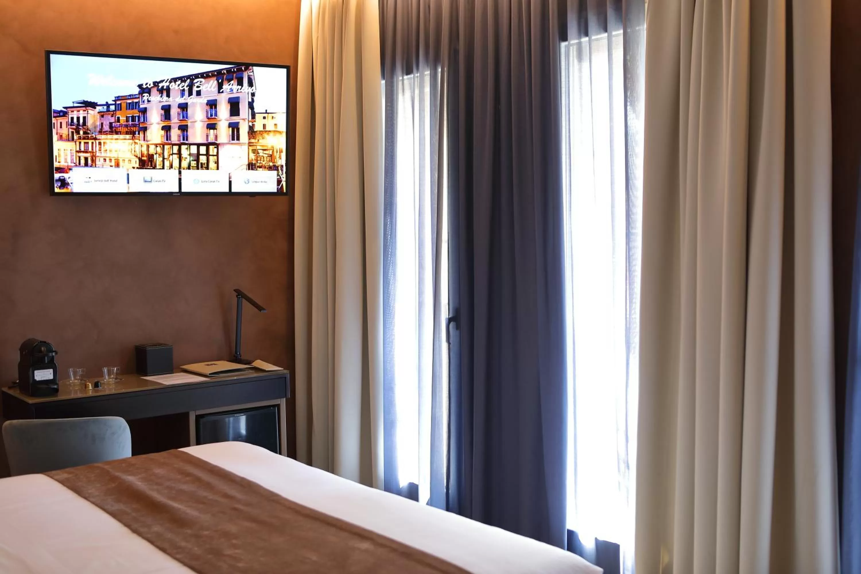 TV and multimedia, Bed in Hotel Bell'arrivo by Dori
