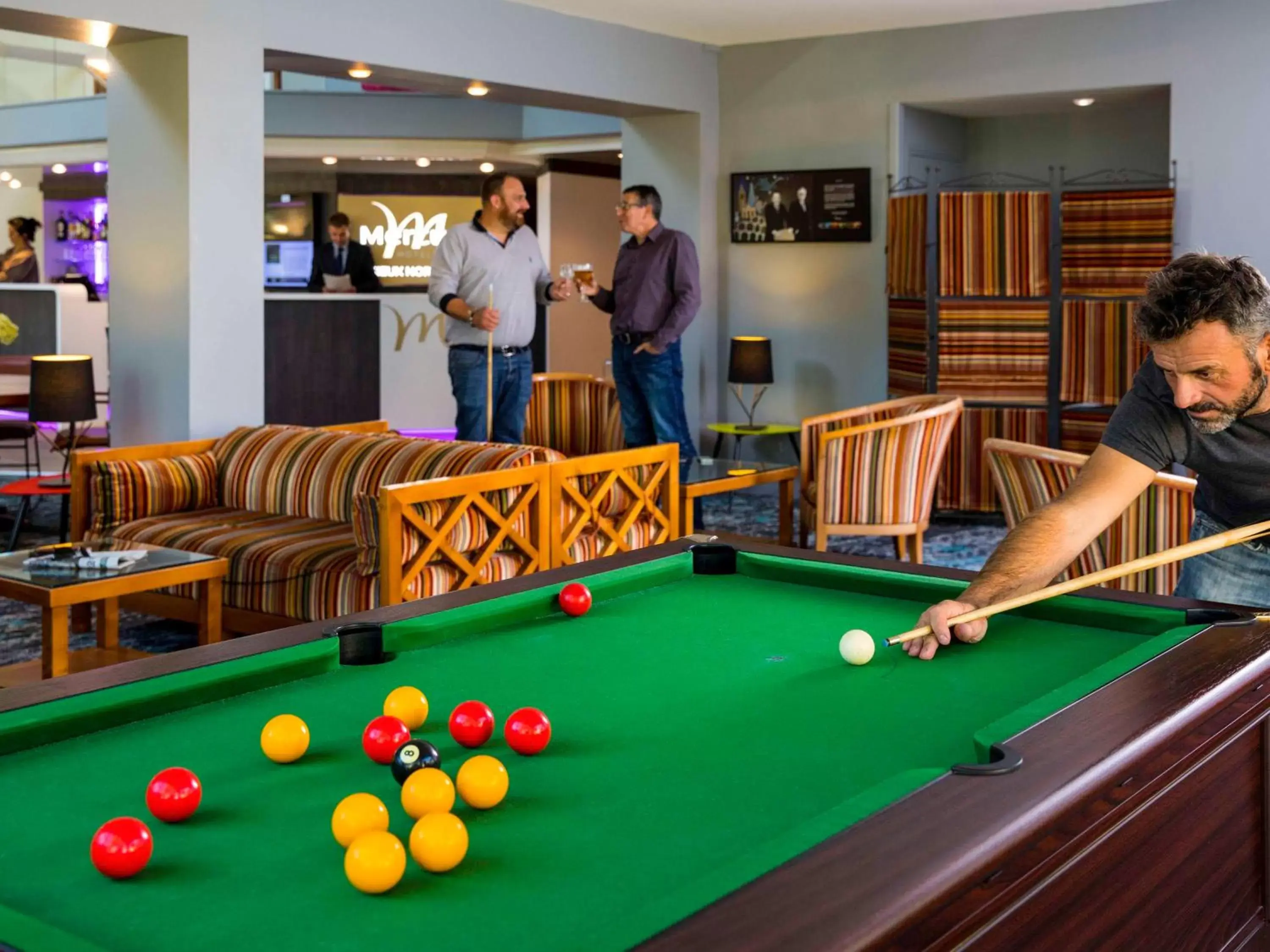 Lounge or bar, Billiards in Hotel Ibis styles Lisieux ex Mercure