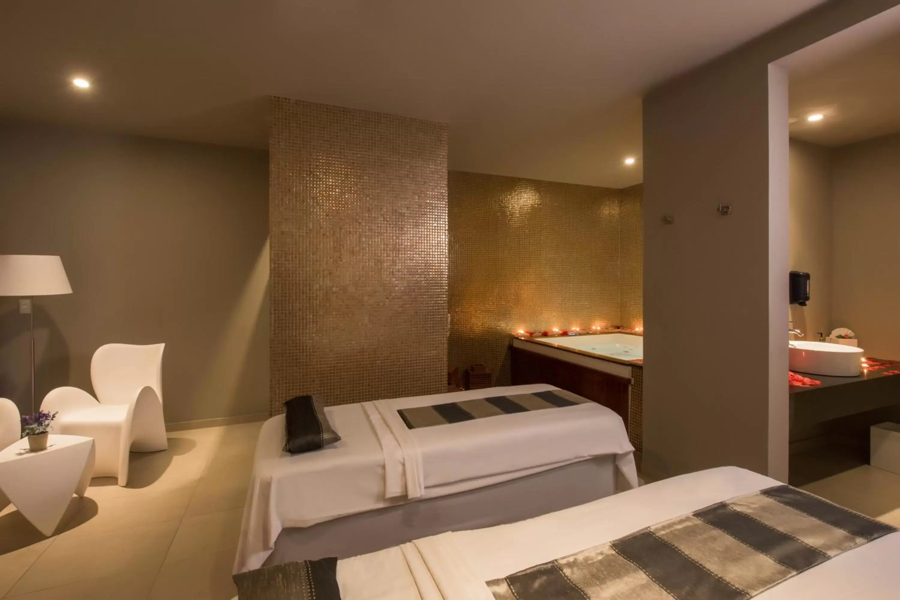 Massage, Bed in Platinum Yucatan Princess Adults Only - All Inclusive