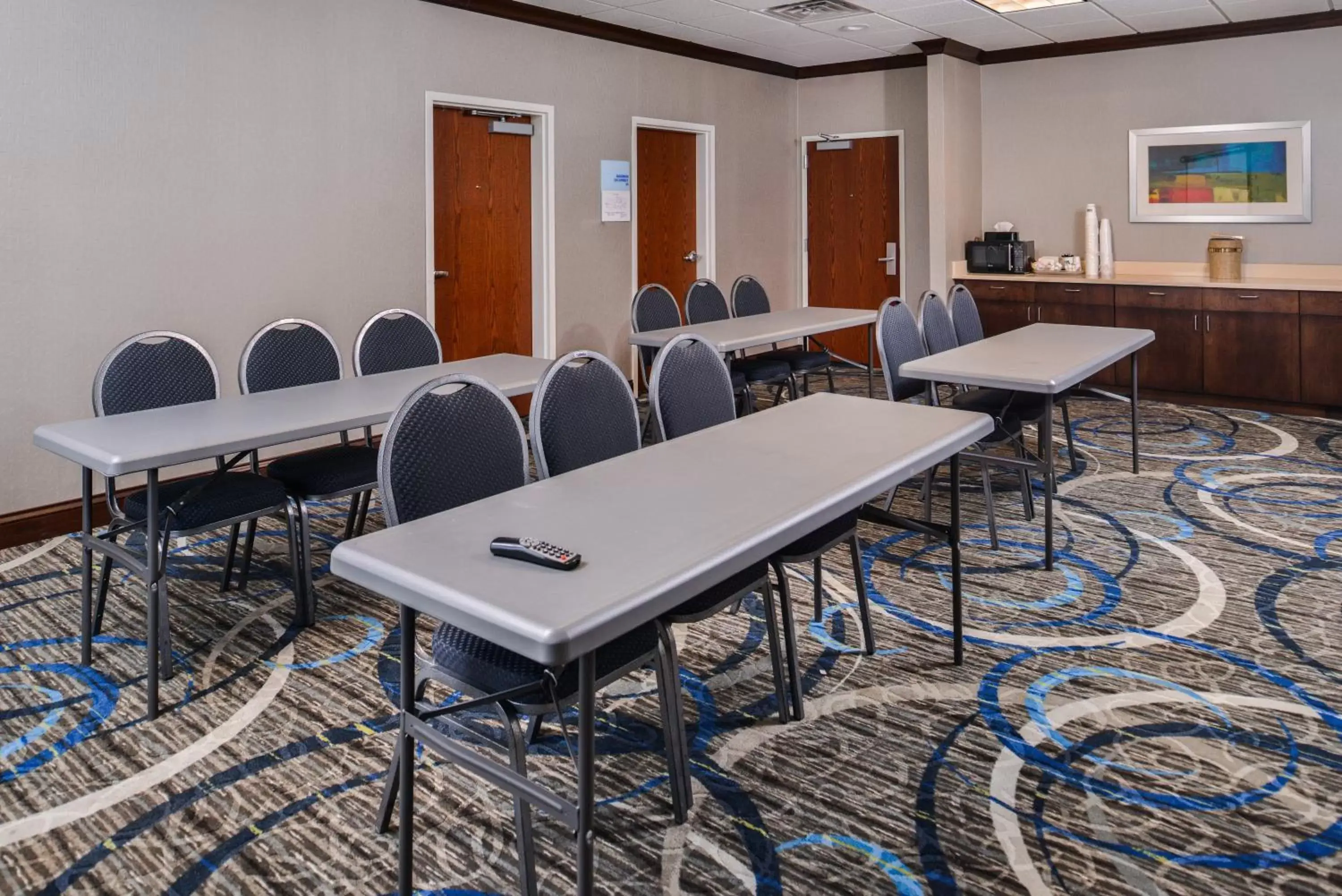 Meeting/conference room in Holiday Inn Express Hotel & Suites York, an IHG Hotel