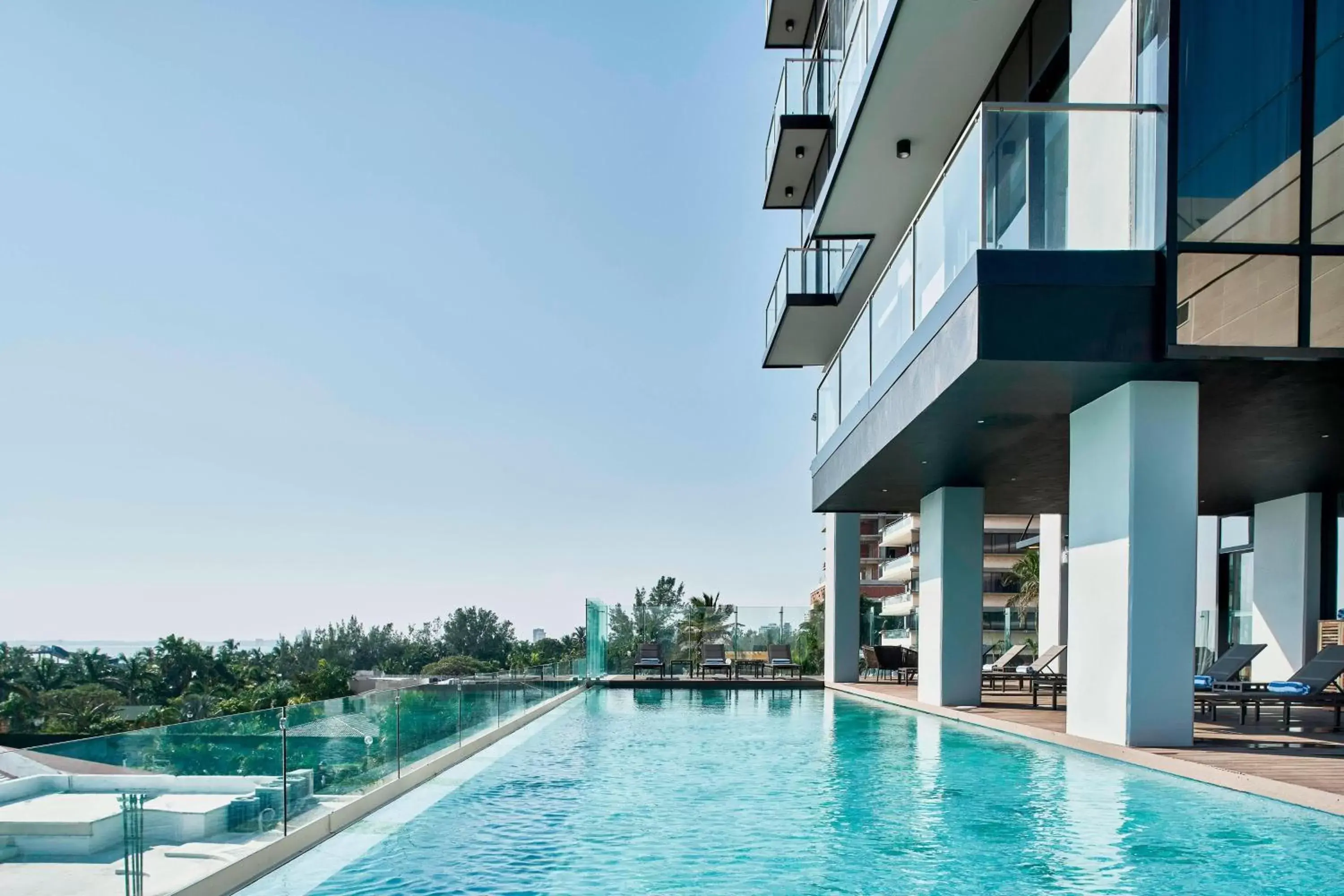 Swimming Pool in AC Hotel by Marriott Veracruz