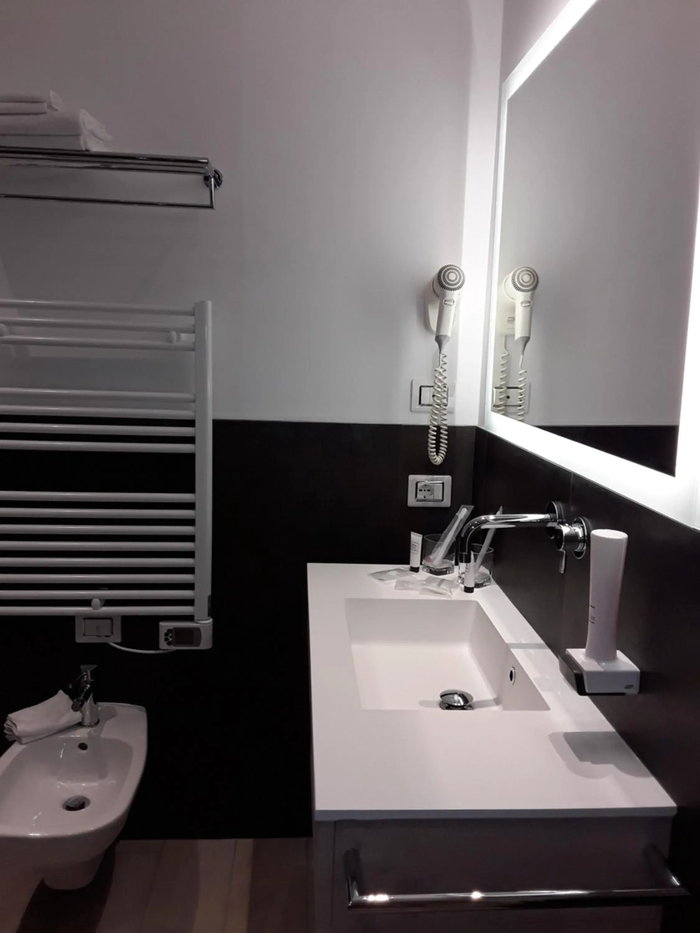 Toilet, Bathroom in Hotel Danieli La Castellana