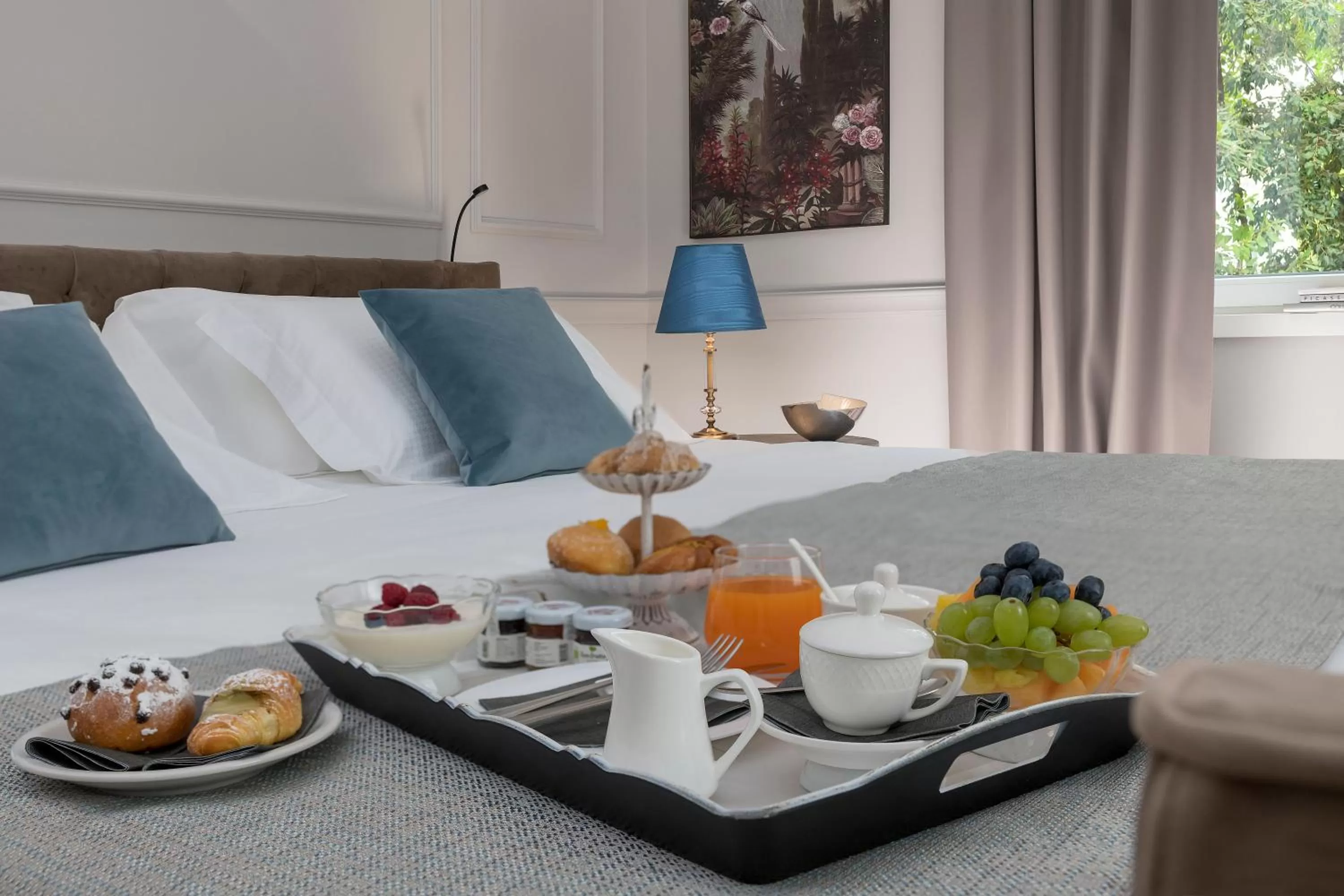 Food, Bed in Hotel La Ville Rome
