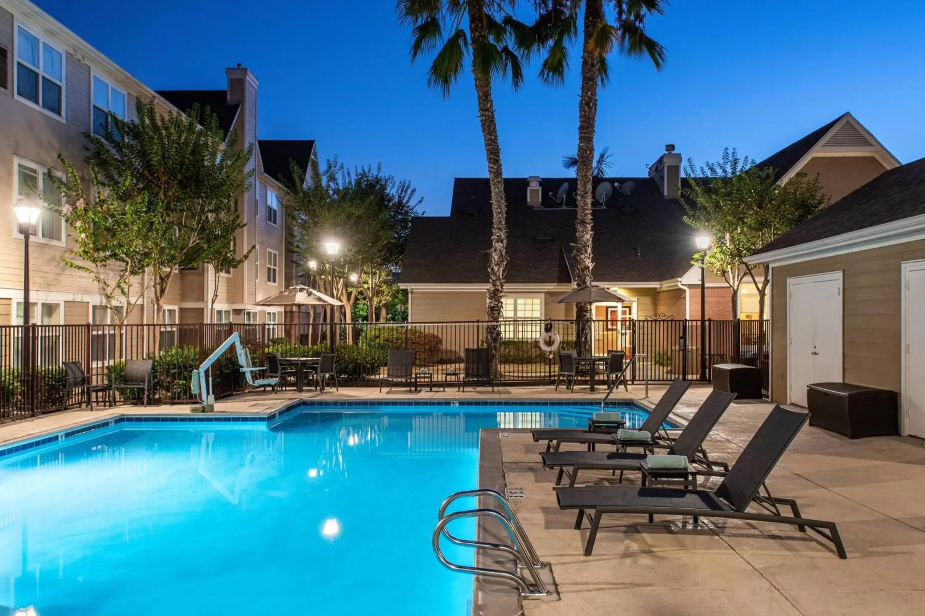 Swimming Pool in Residence Inn San Diego Sorrento Mesa/Sorrento Valley