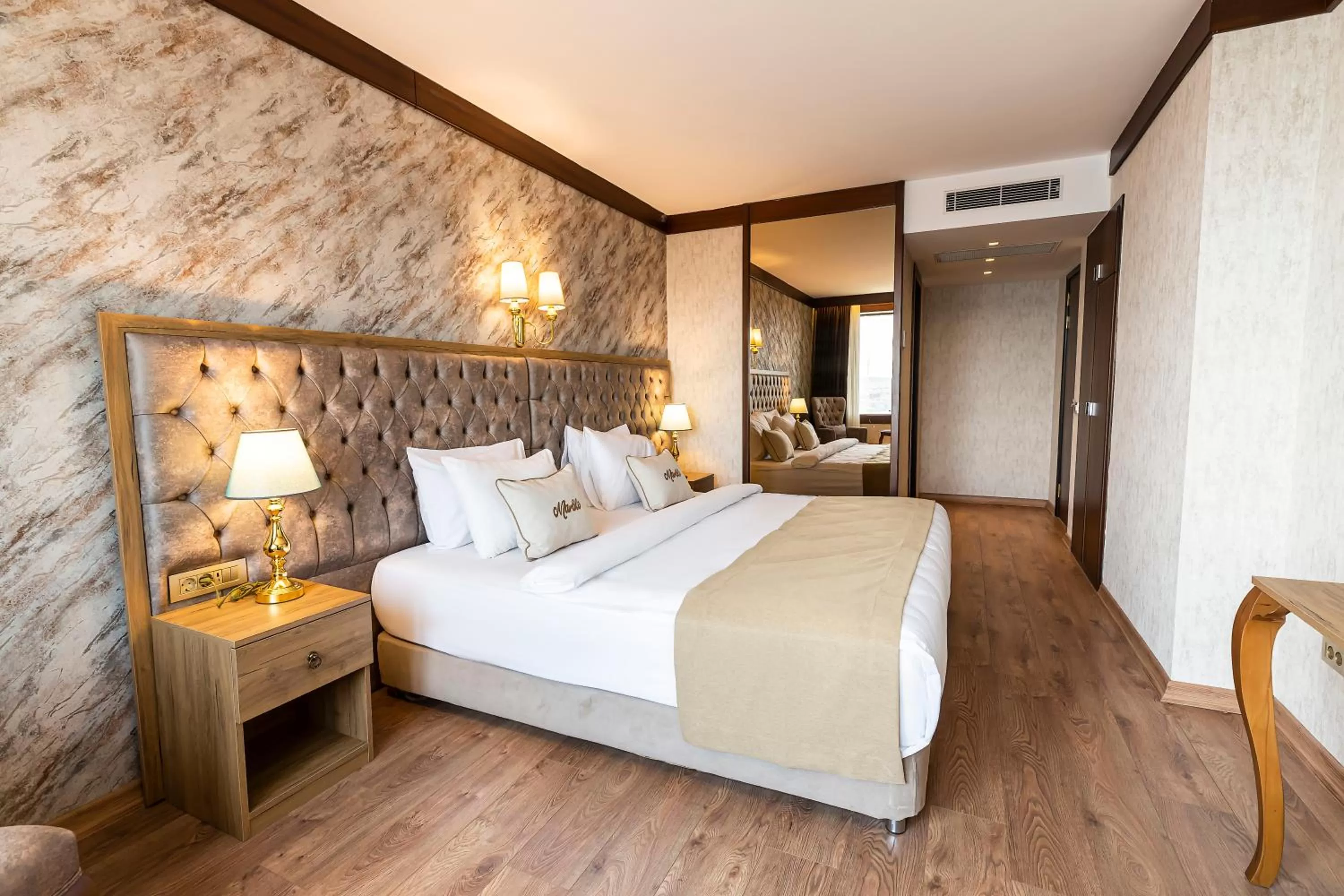 Bedroom, Bed in Marble Hotel