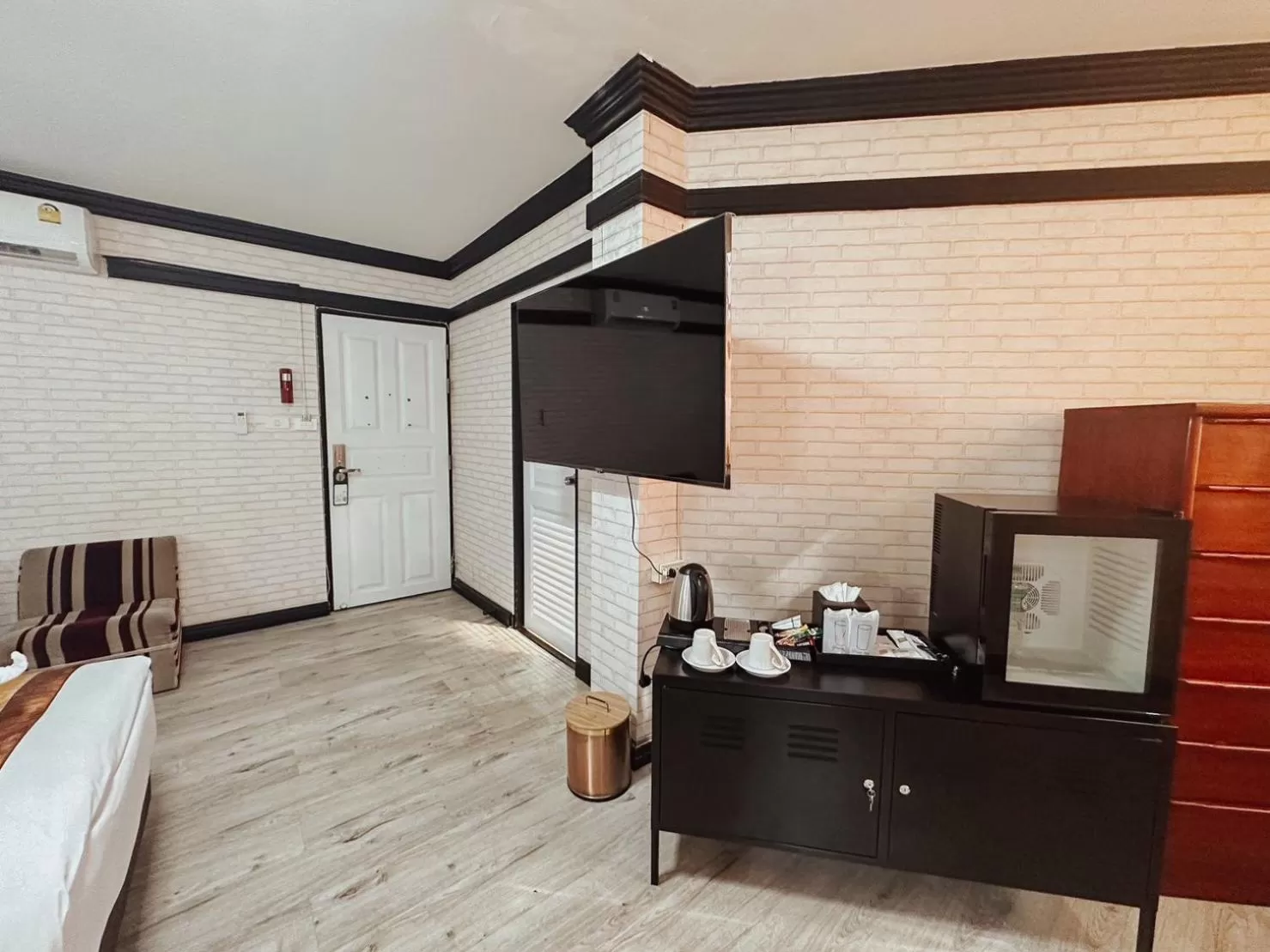 TV and multimedia, Bed in Hotel De Khuvieng