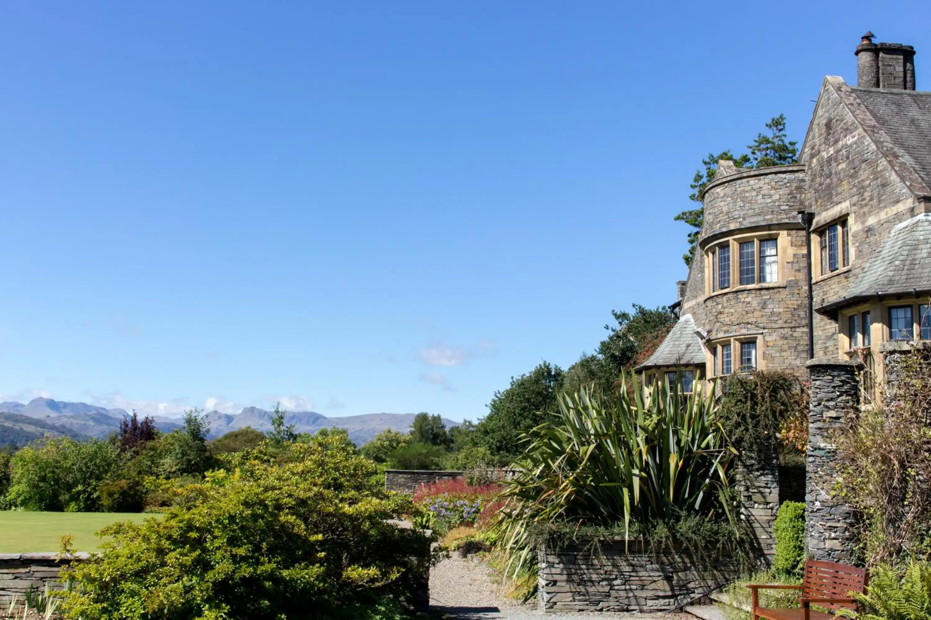 Garden in Cragwood Country House Hotel