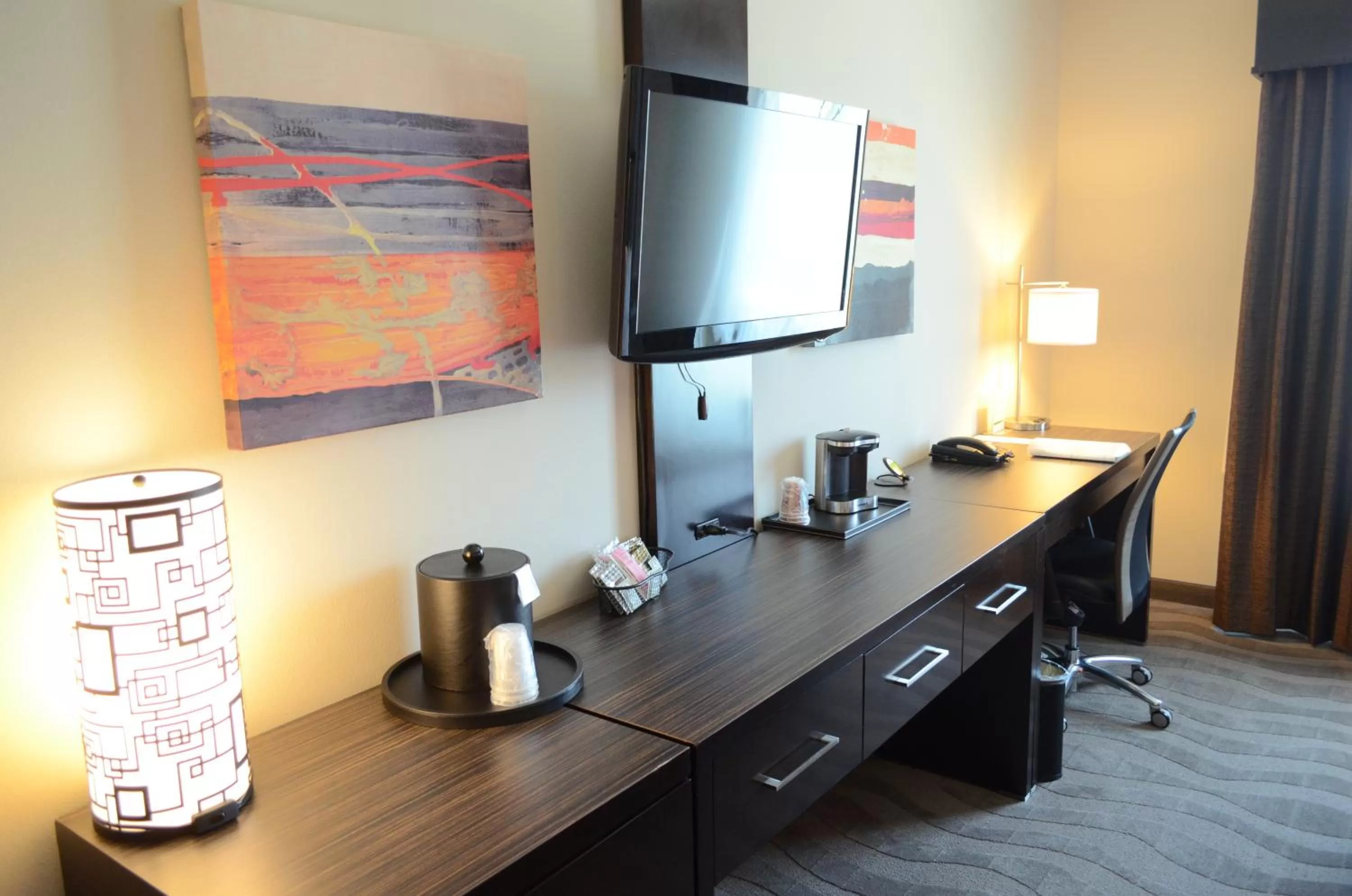 TV and multimedia in Holiday Inn Houston West - Westway Park by IHG