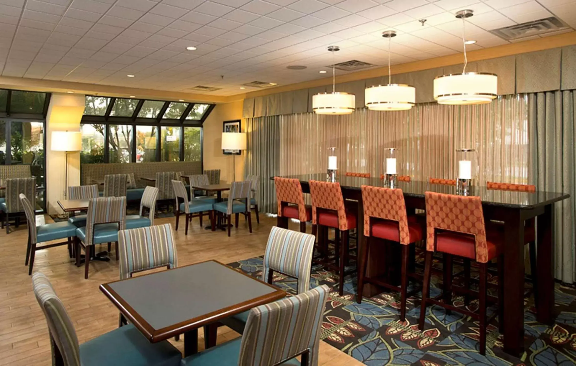 Lobby or reception, Restaurant/Places to Eat in Hampton Inn Fairfax City