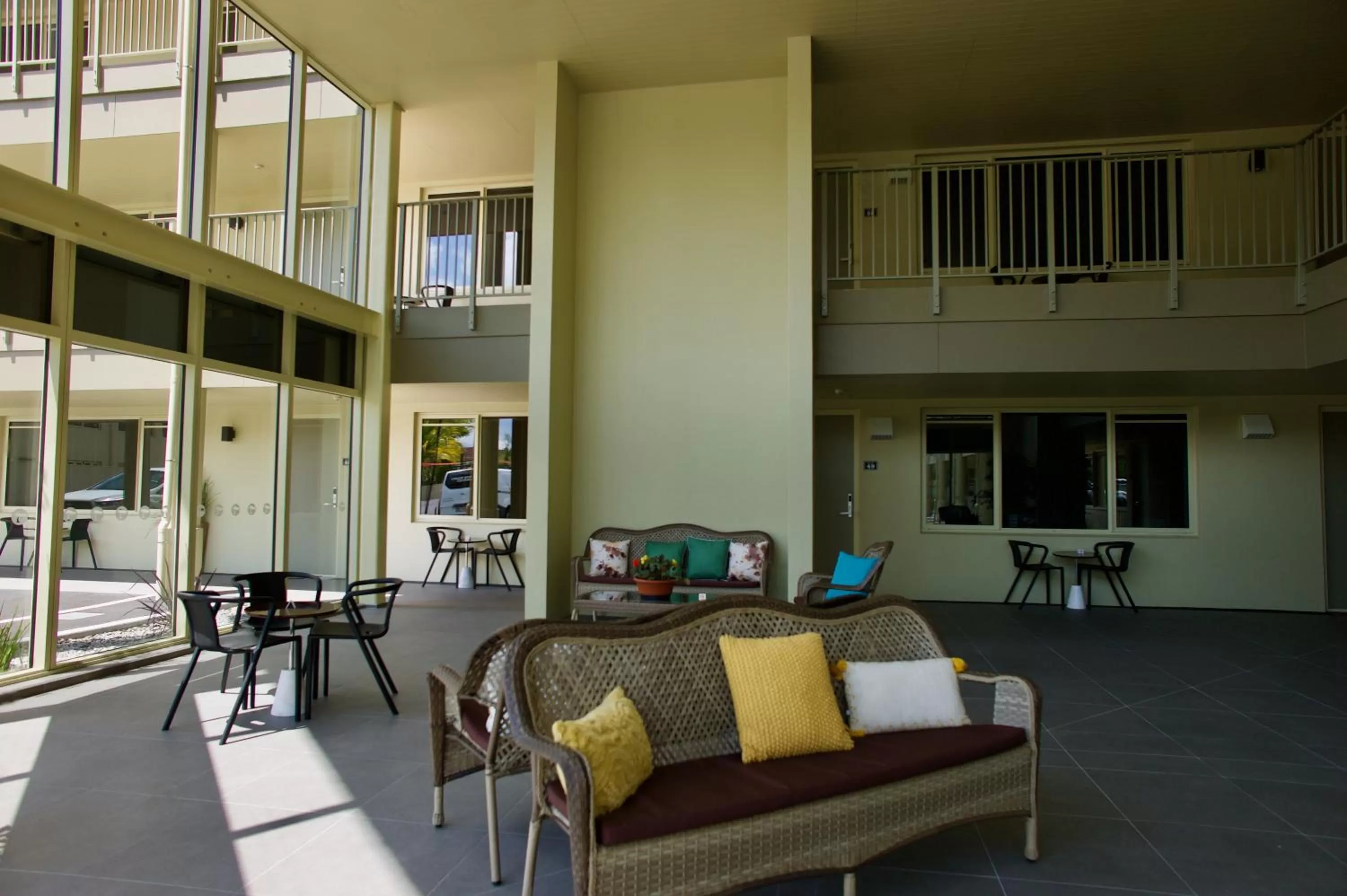 Lounge or bar in Regal Palms Resort