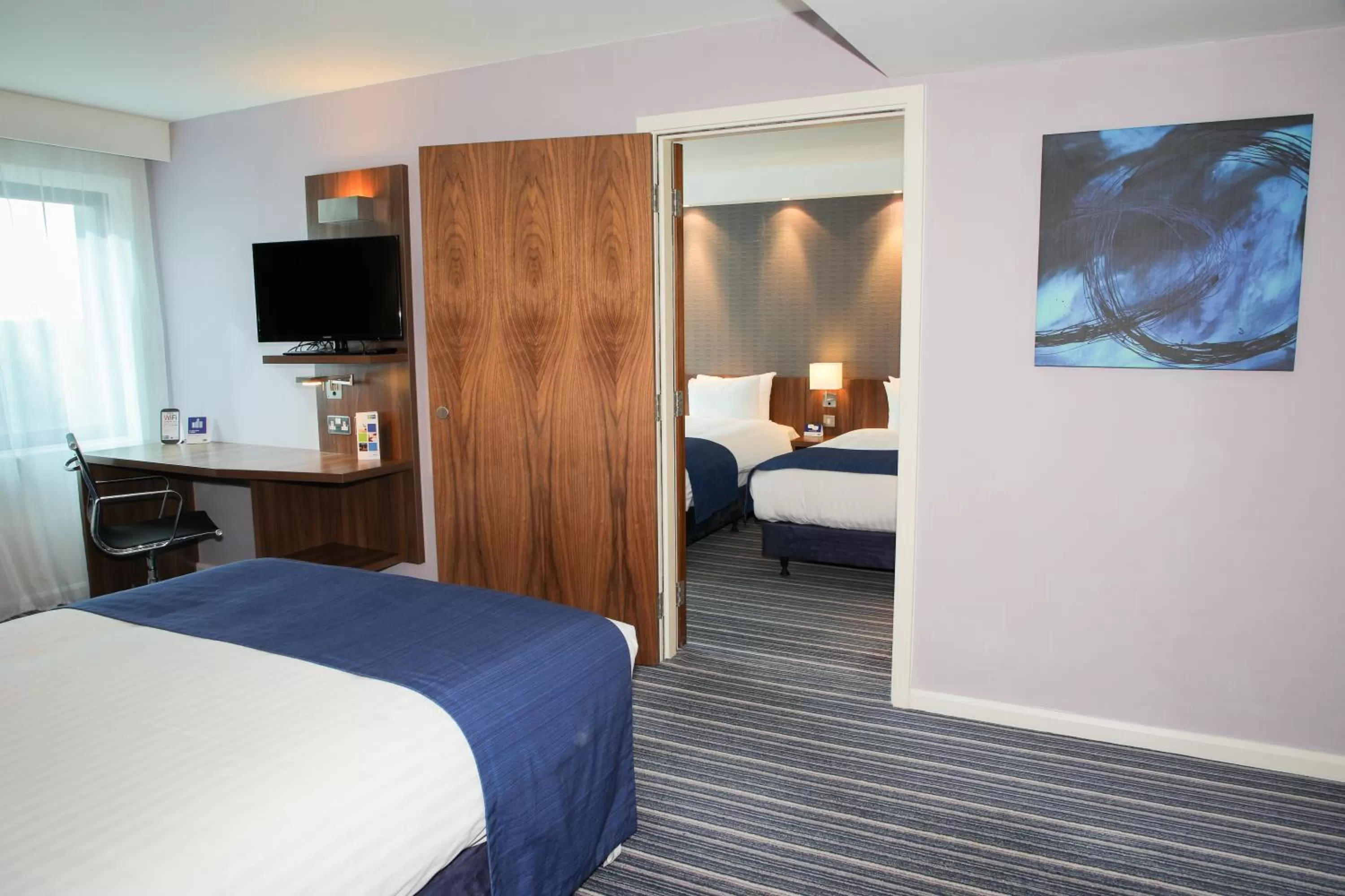 Photo of the whole room, Bed in Holiday Inn Express London Heathrow T5 by IHG