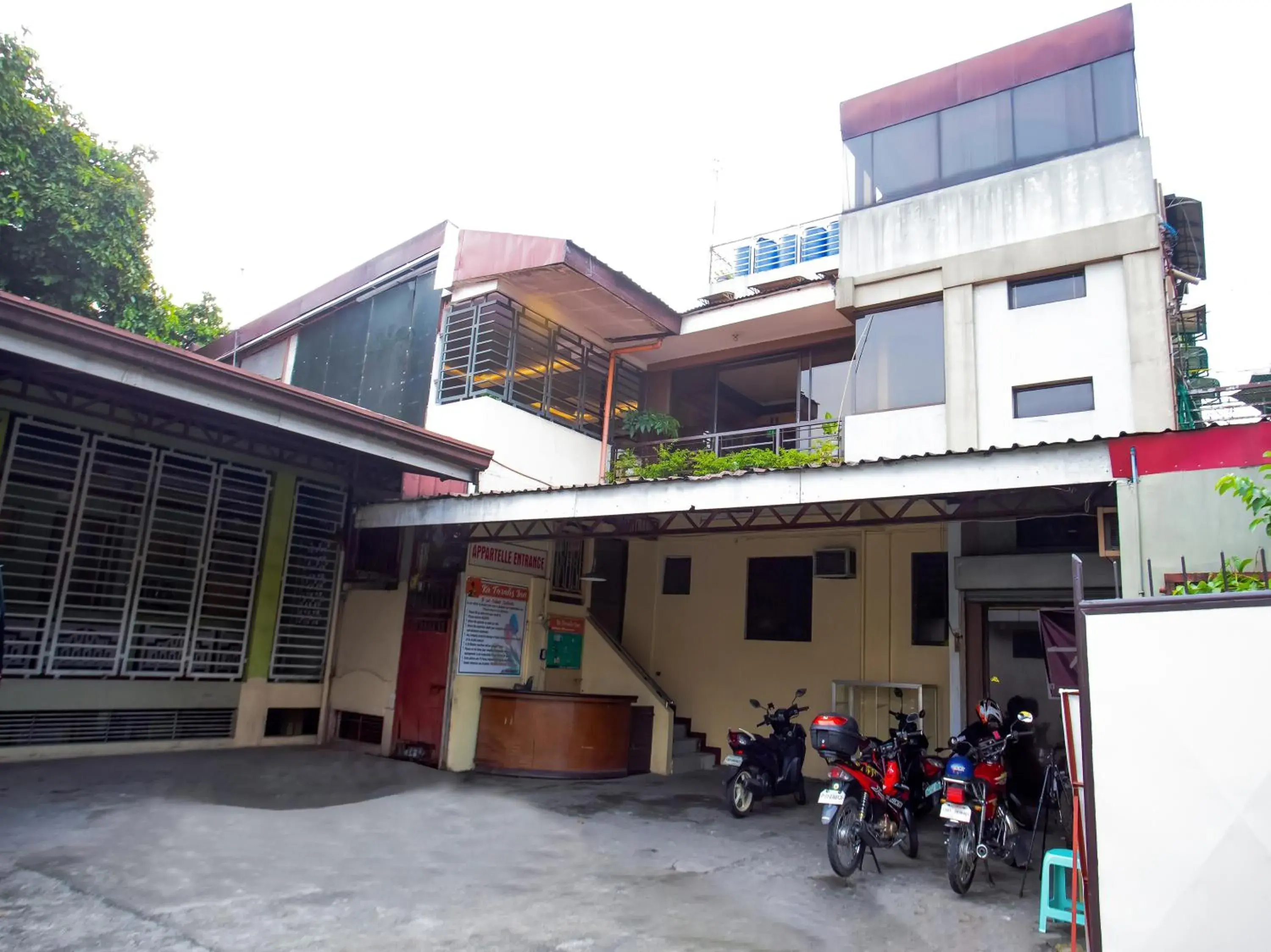 Facade/entrance, Property Building in OYO 802 Ka Farah's Inn