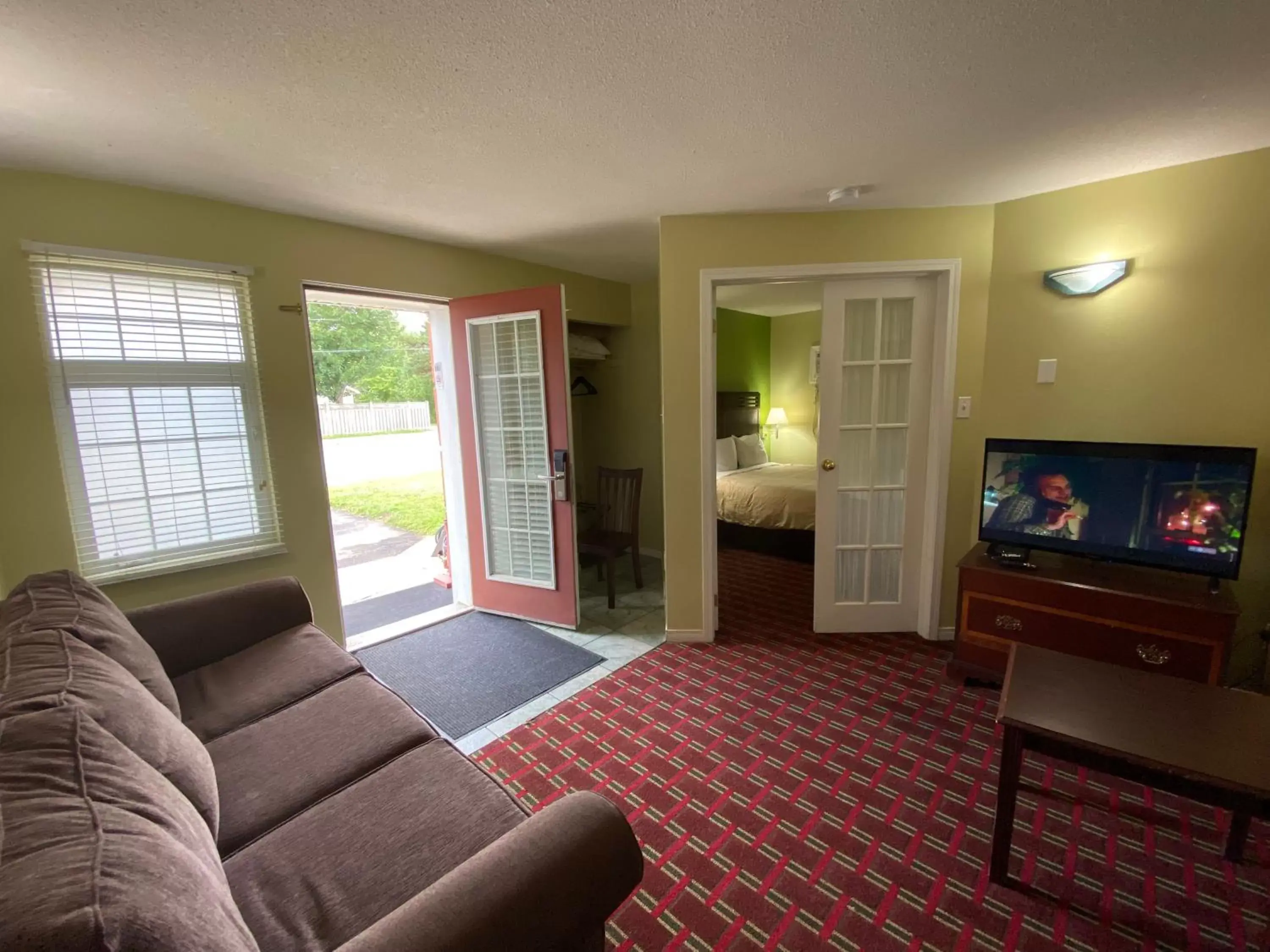 Seating Area in Lakeshore Suites