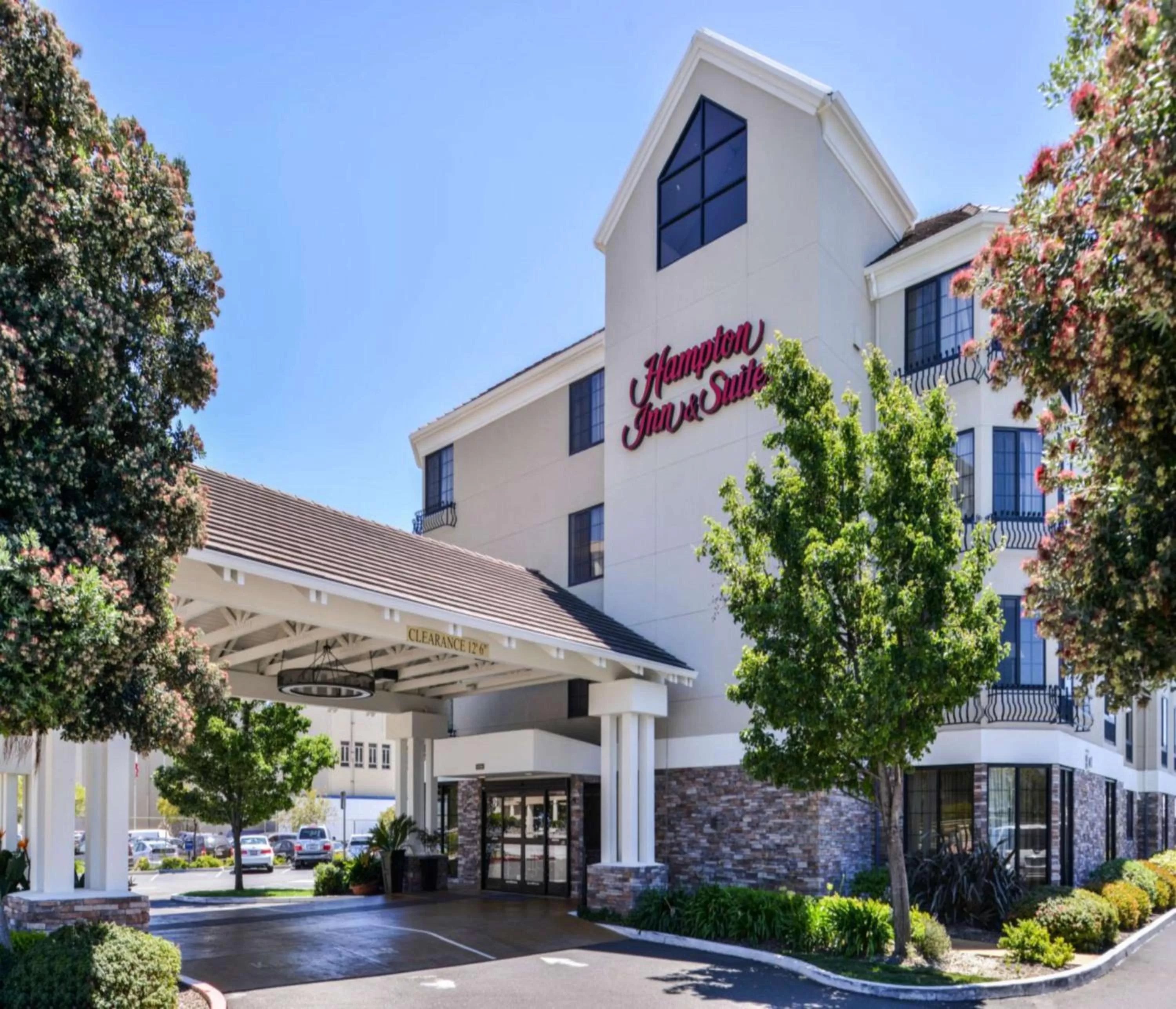 Property building in Hampton Inn & Suites San Francisco-Burlingame-Airport South