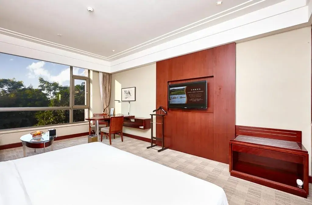 TV and multimedia, Bed in Tongli Lakeview Hotel