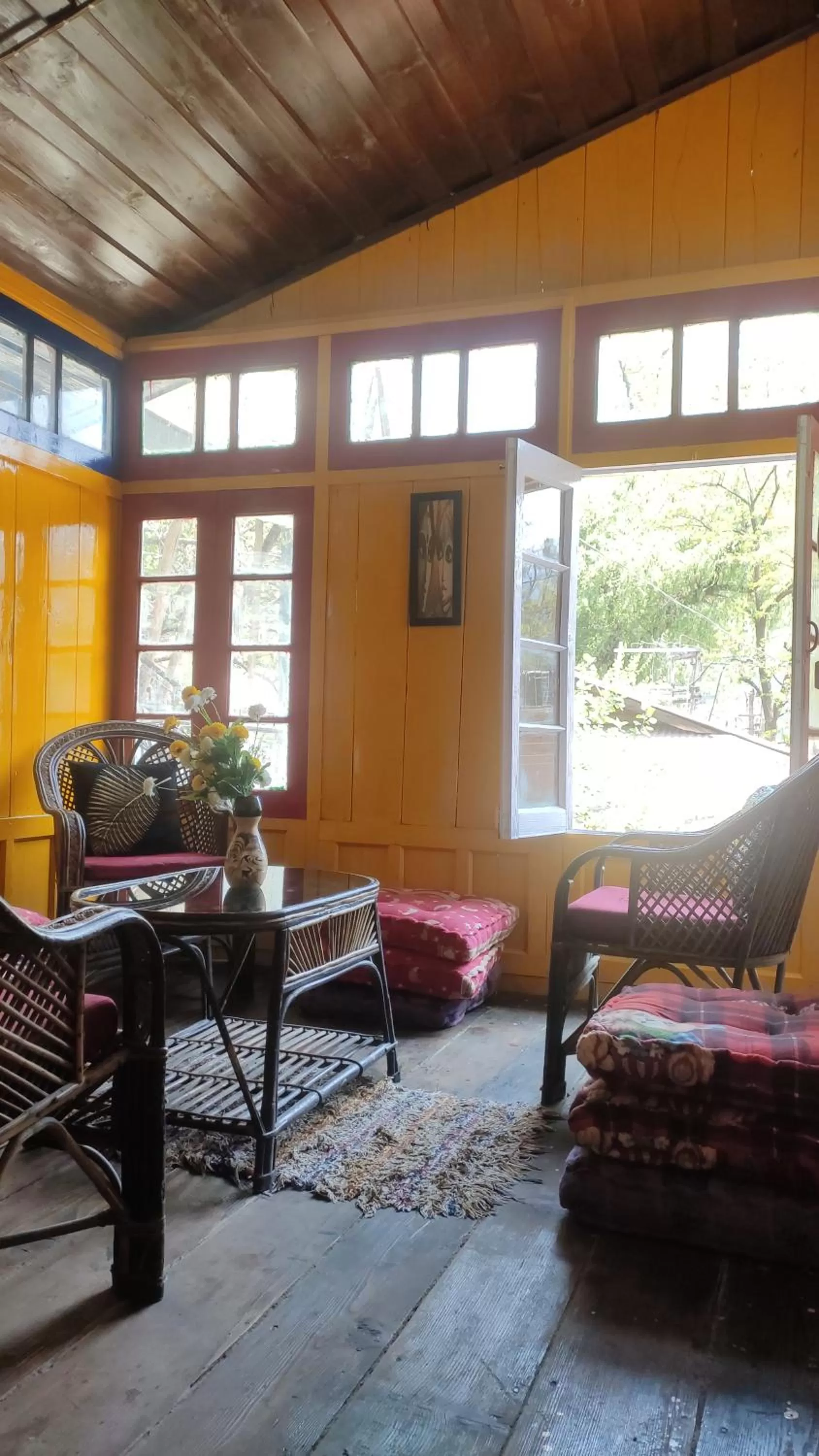 Seating area in The Prasher Lodge Mall Road Manali