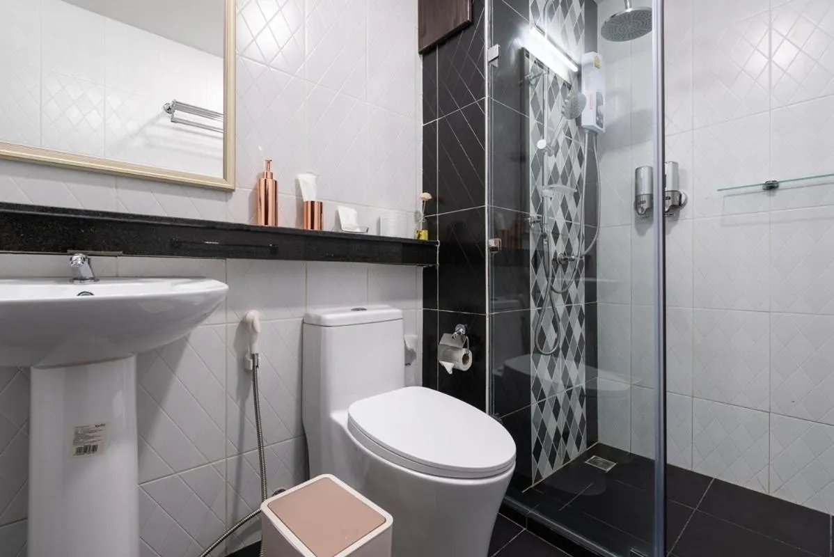 Shower in Cozytel Chiangmai