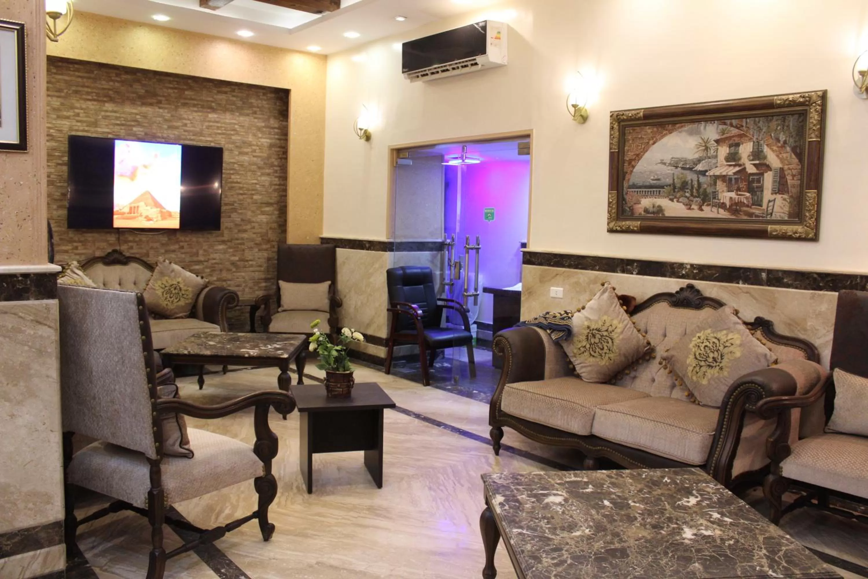Lobby or reception in Amin Hotel
