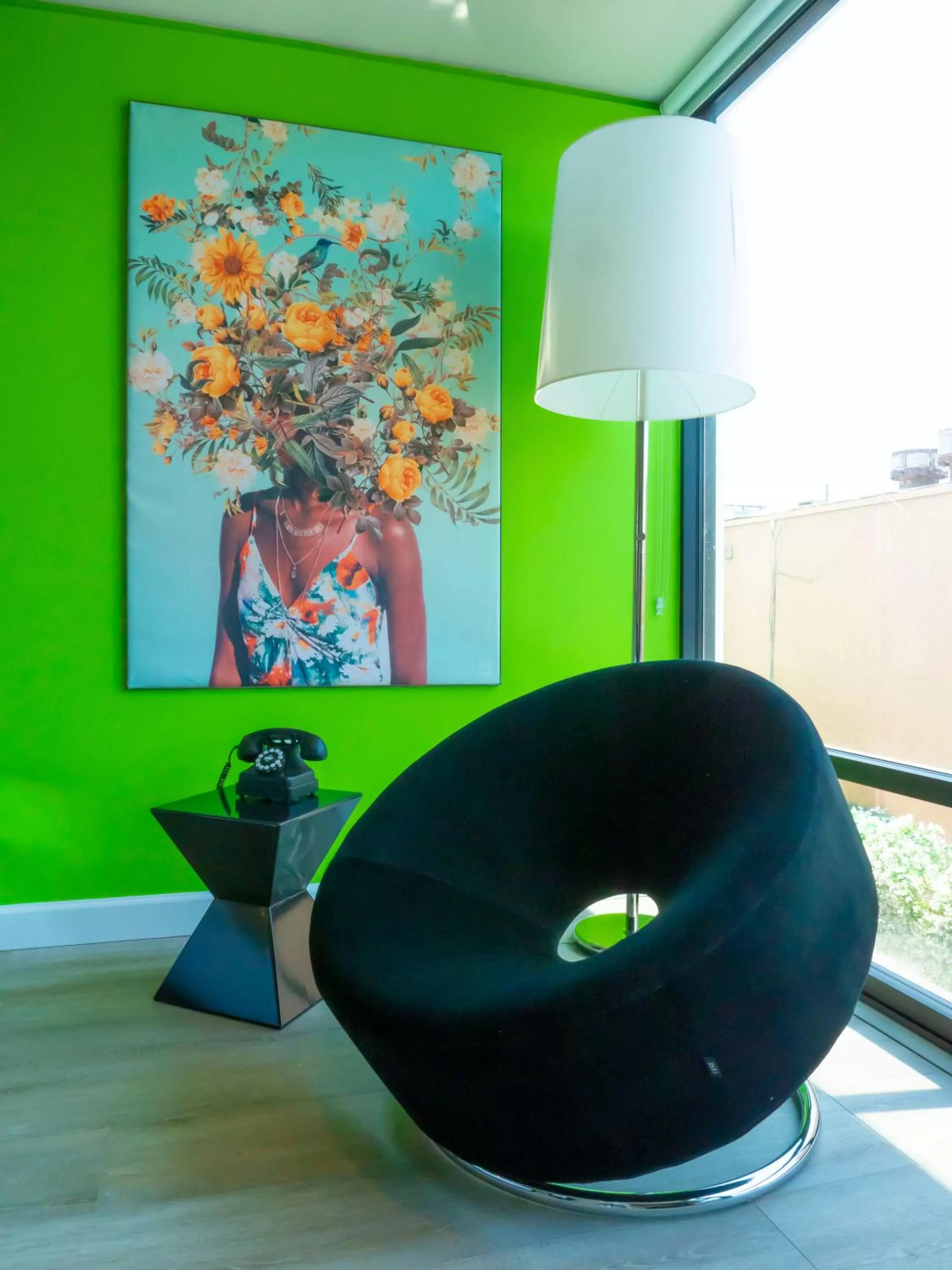 Seating area in Park Plaza Lodge